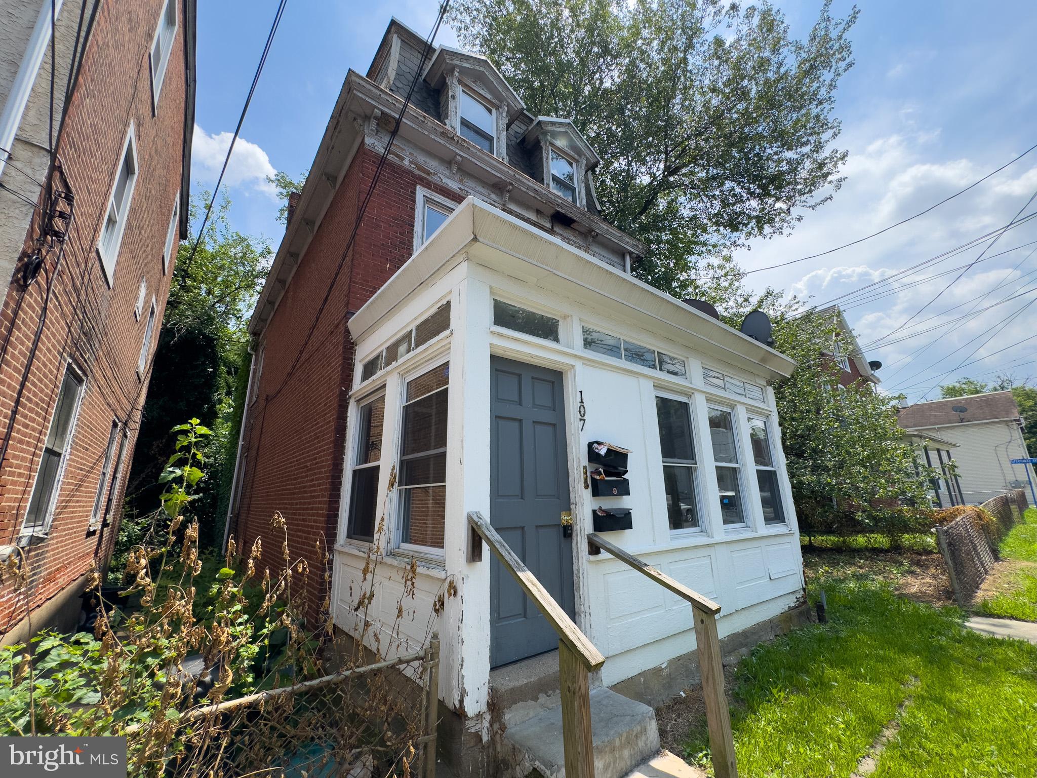 107 N 6TH STREET