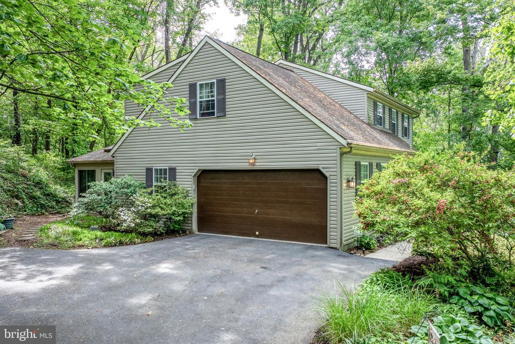 Photo of 4133 Forrest Road, MOUNT JOY, PA 17552 (MLS # PALA2069726)