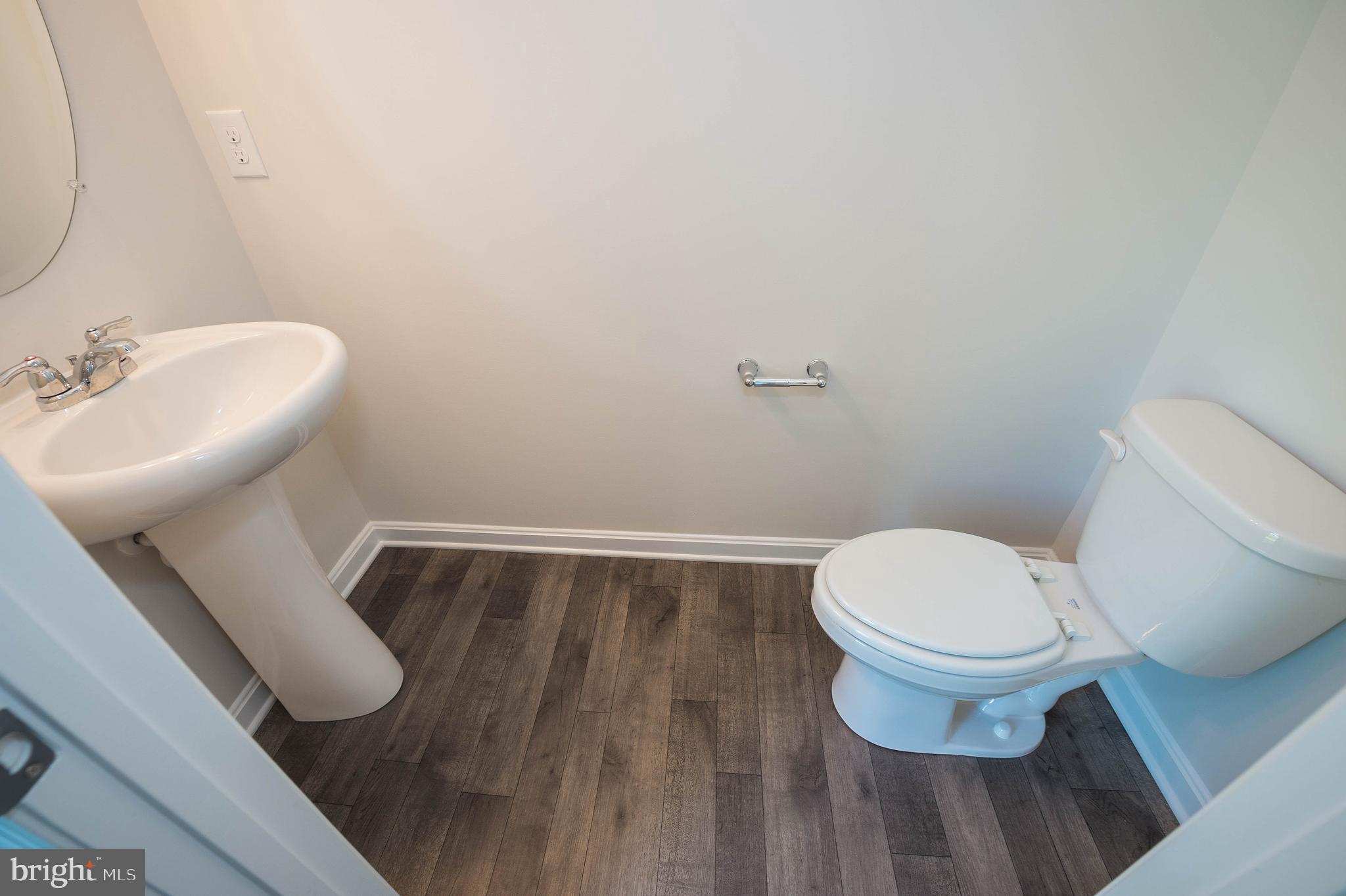 VILLAGES OF AYDELOTTE - Residential Lease