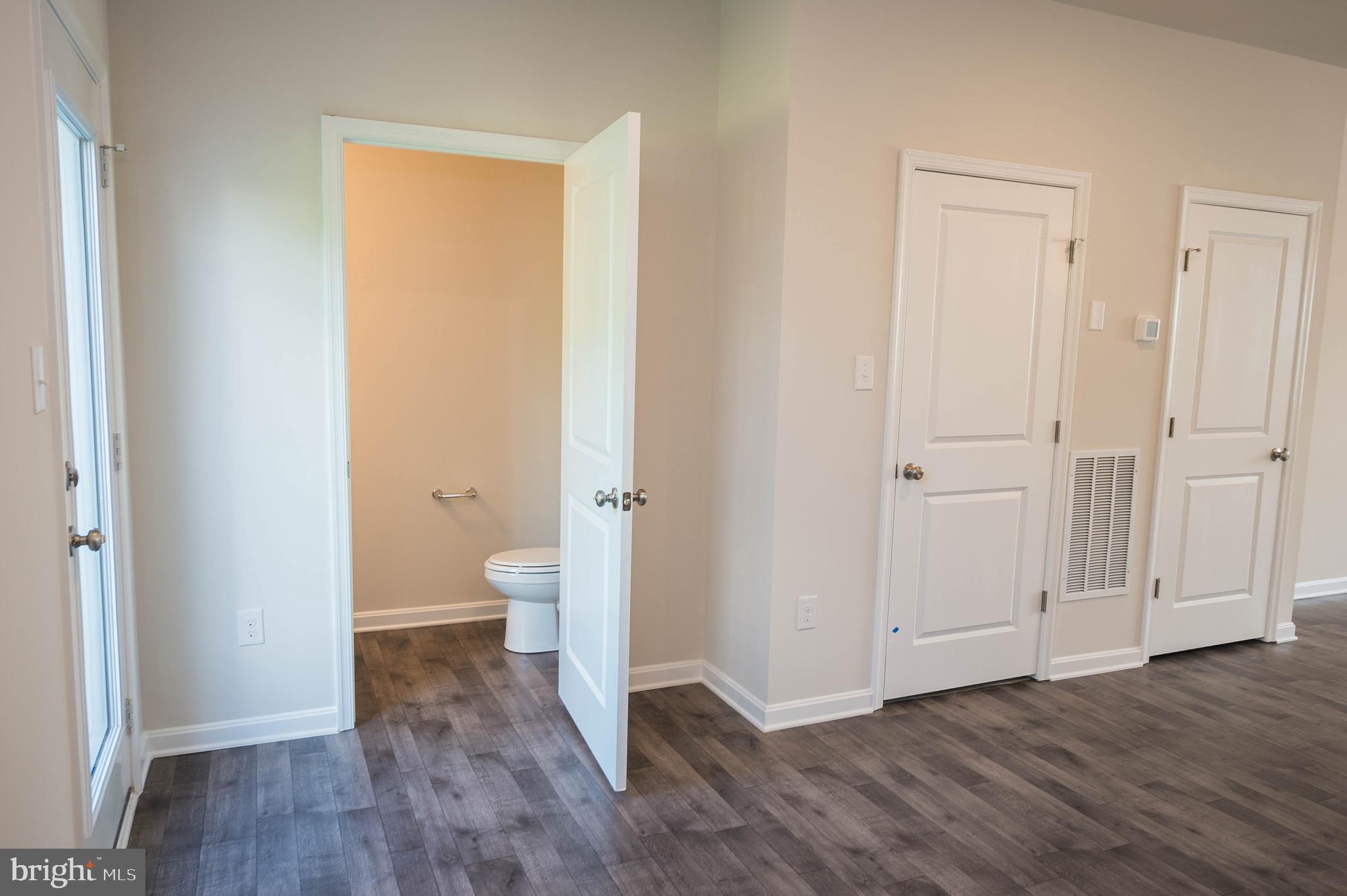 VILLAGES OF AYDELOTTE - Residential Lease