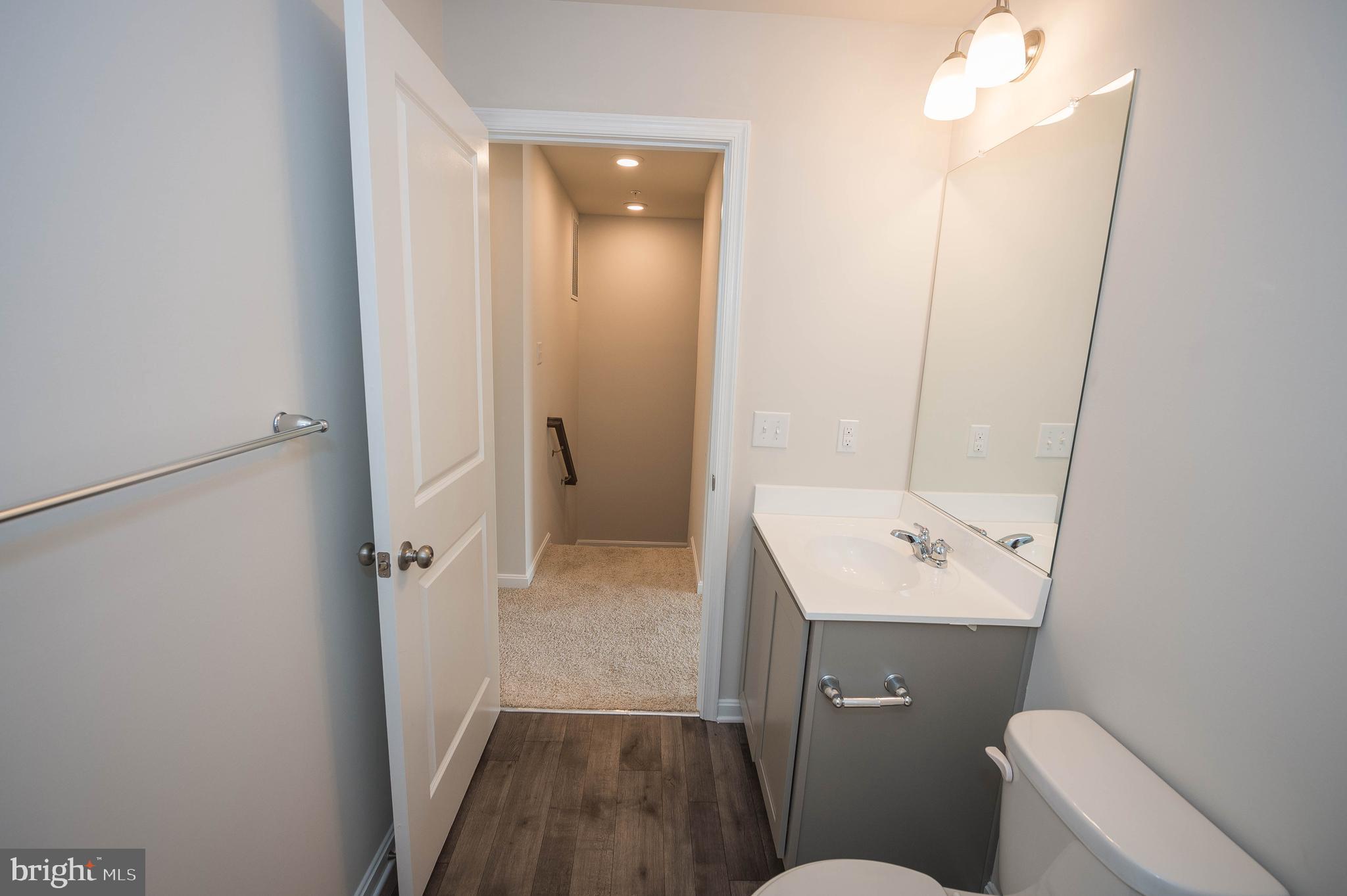 VILLAGES OF AYDELOTTE - Residential Lease