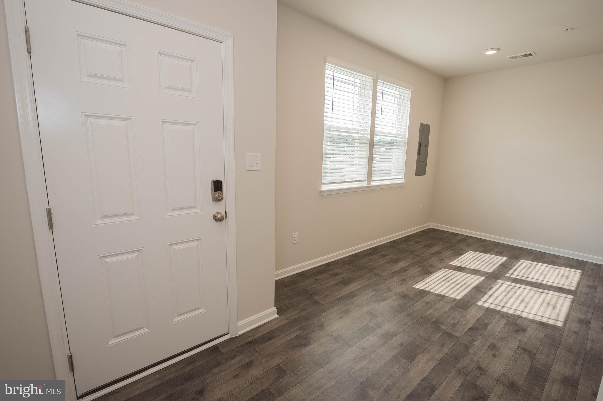 VILLAGES OF AYDELOTTE - Residential Lease