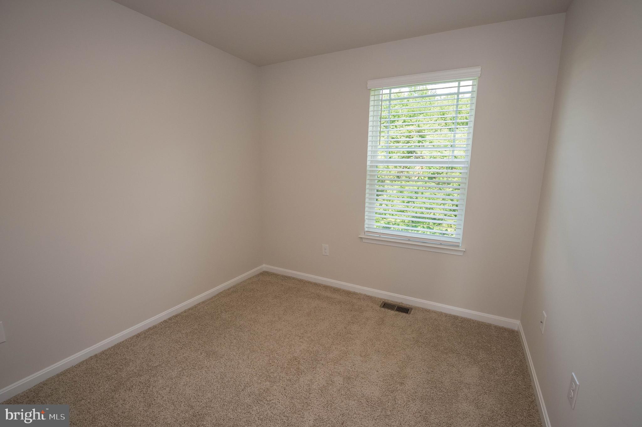 VILLAGES OF AYDELOTTE - Residential Lease