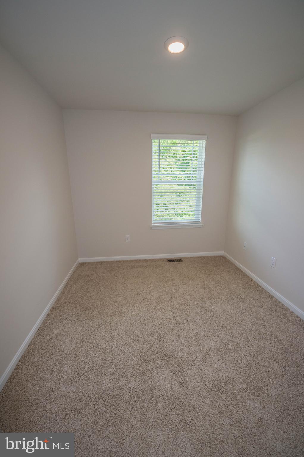 VILLAGES OF AYDELOTTE - Residential Lease