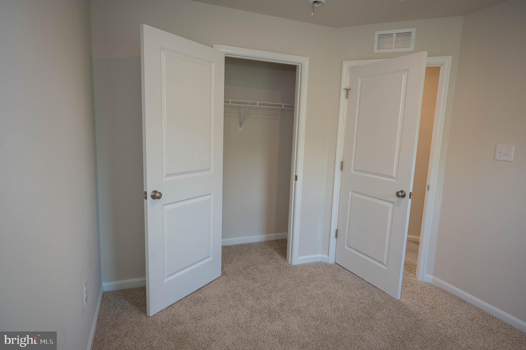 VILLAGES OF AYDELOTTE - Residential Lease