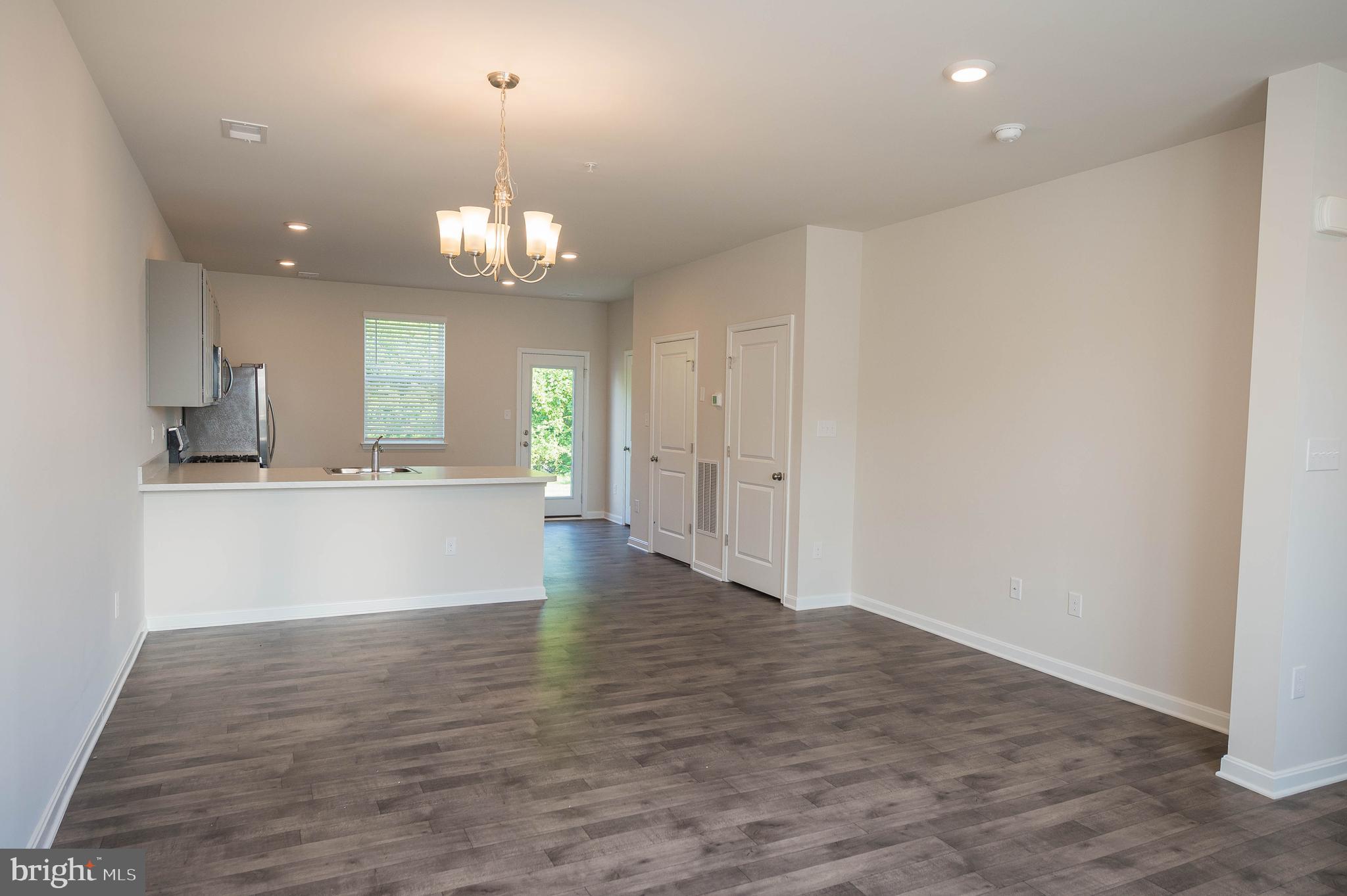 VILLAGES OF AYDELOTTE - Residential Lease