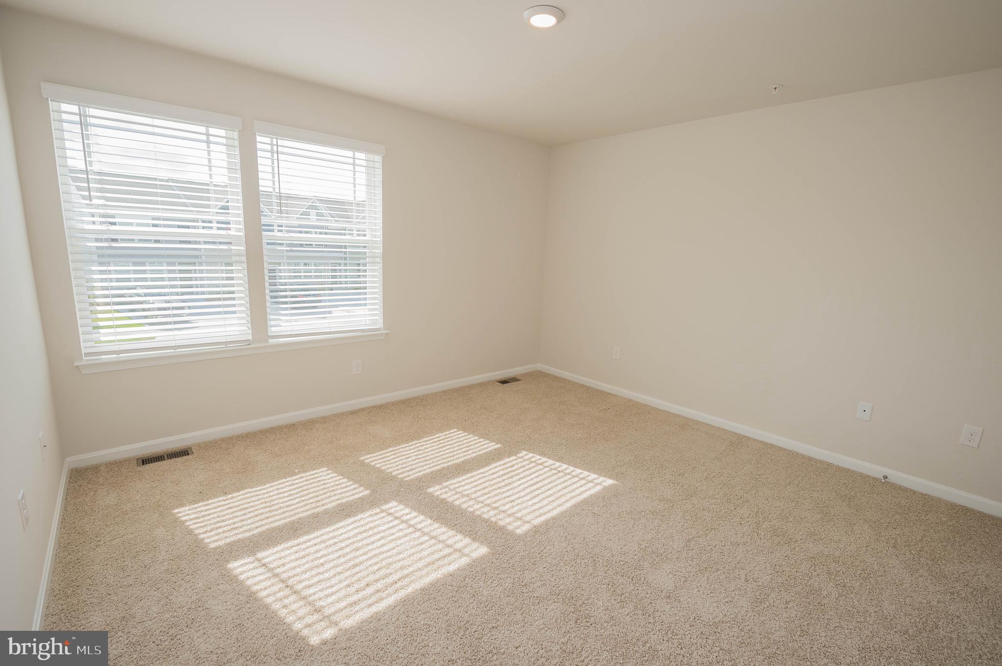 VILLAGES OF AYDELOTTE - Residential Lease