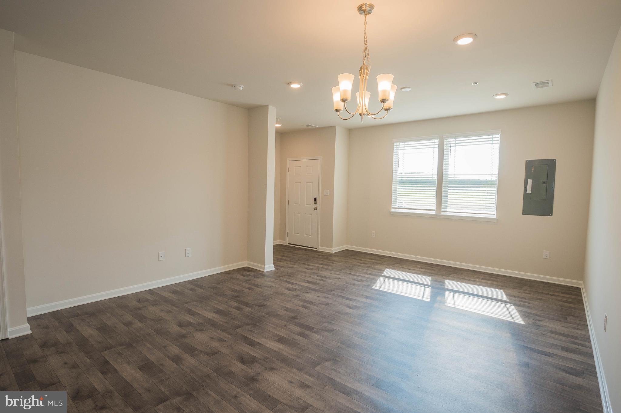 VILLAGES OF AYDELOTTE - Residential Lease