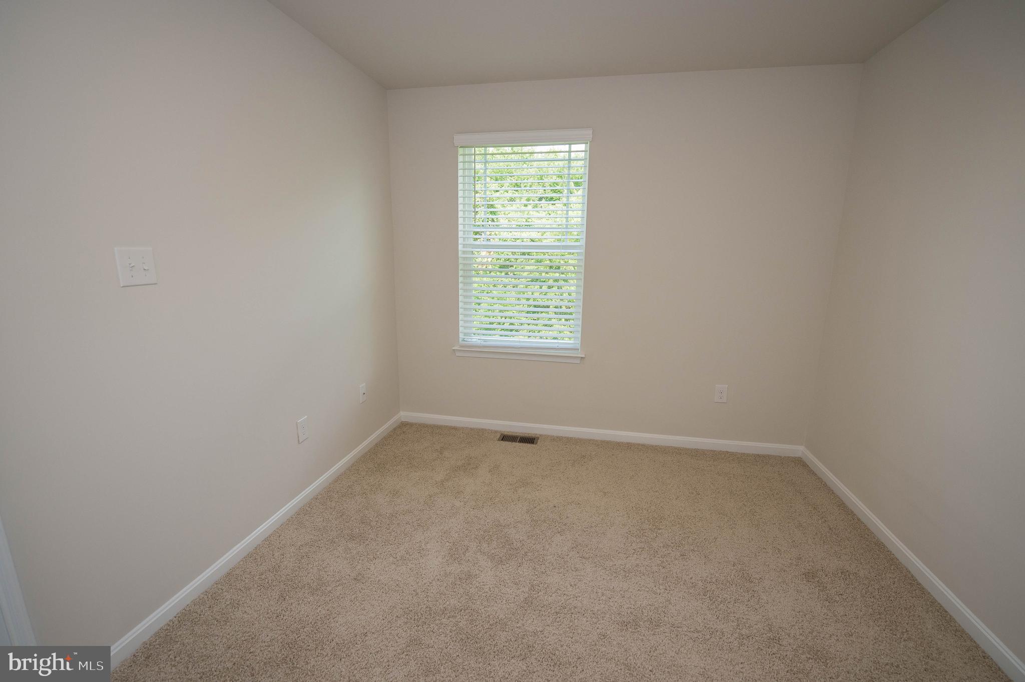 VILLAGES OF AYDELOTTE - Residential Lease