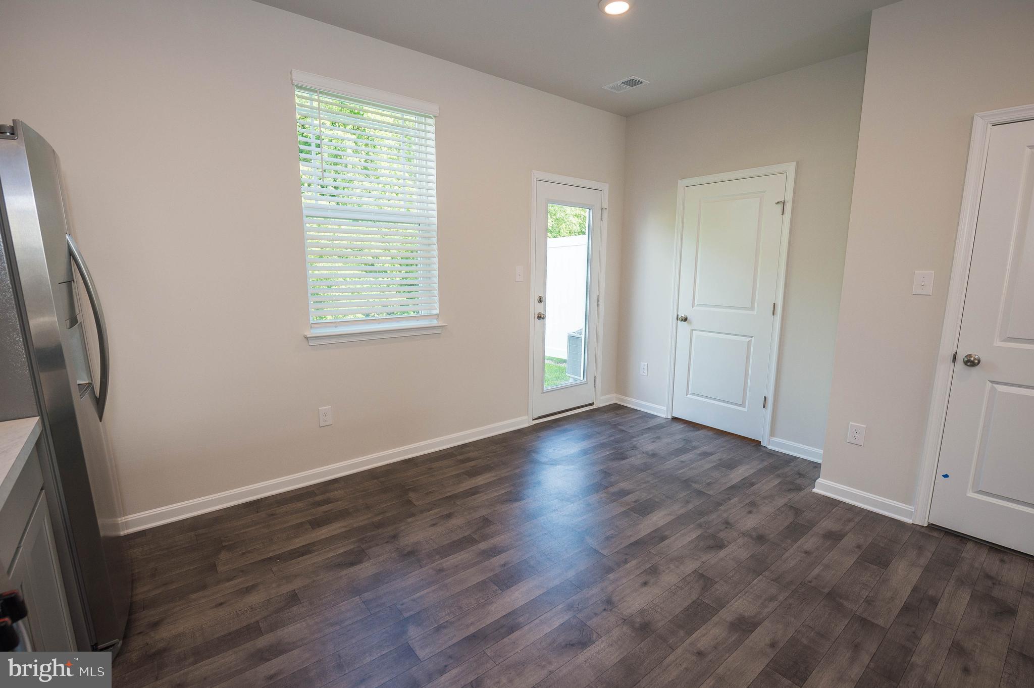 VILLAGES OF AYDELOTTE - Residential Lease