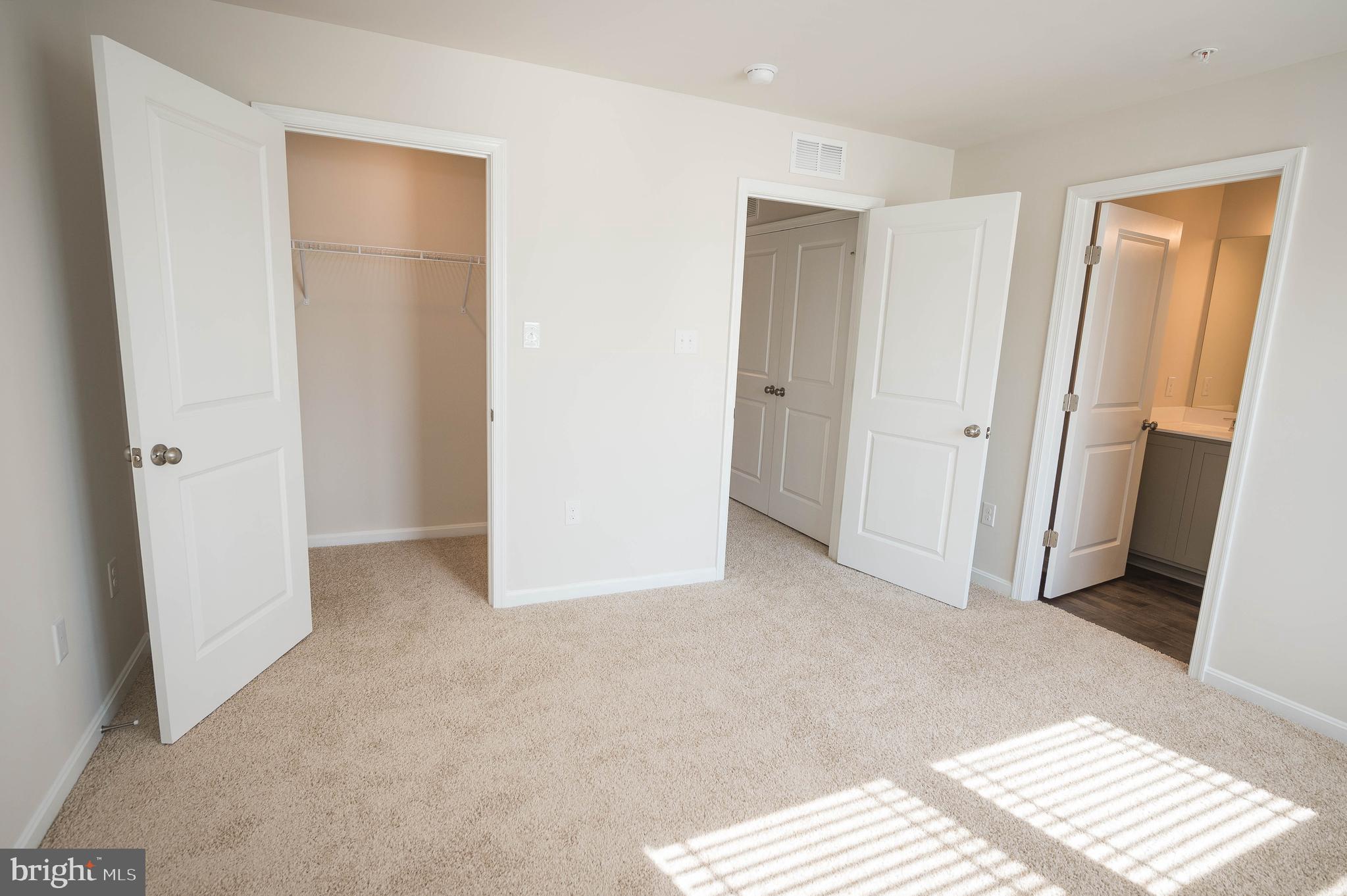 VILLAGES OF AYDELOTTE - Residential Lease