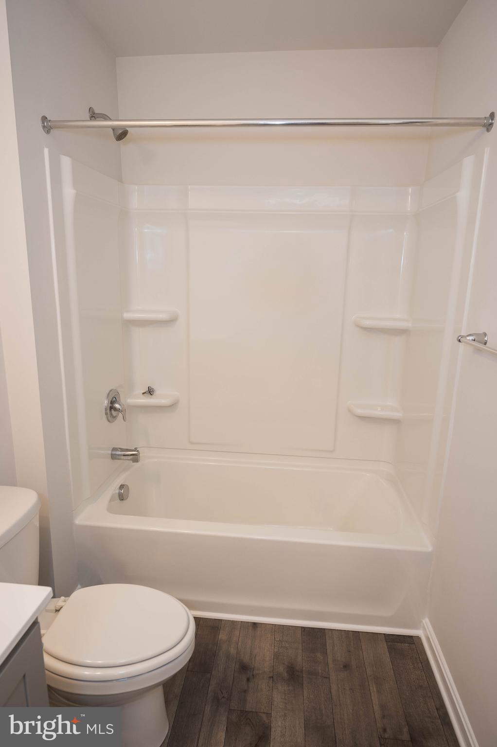 VILLAGES OF AYDELOTTE - Residential Lease