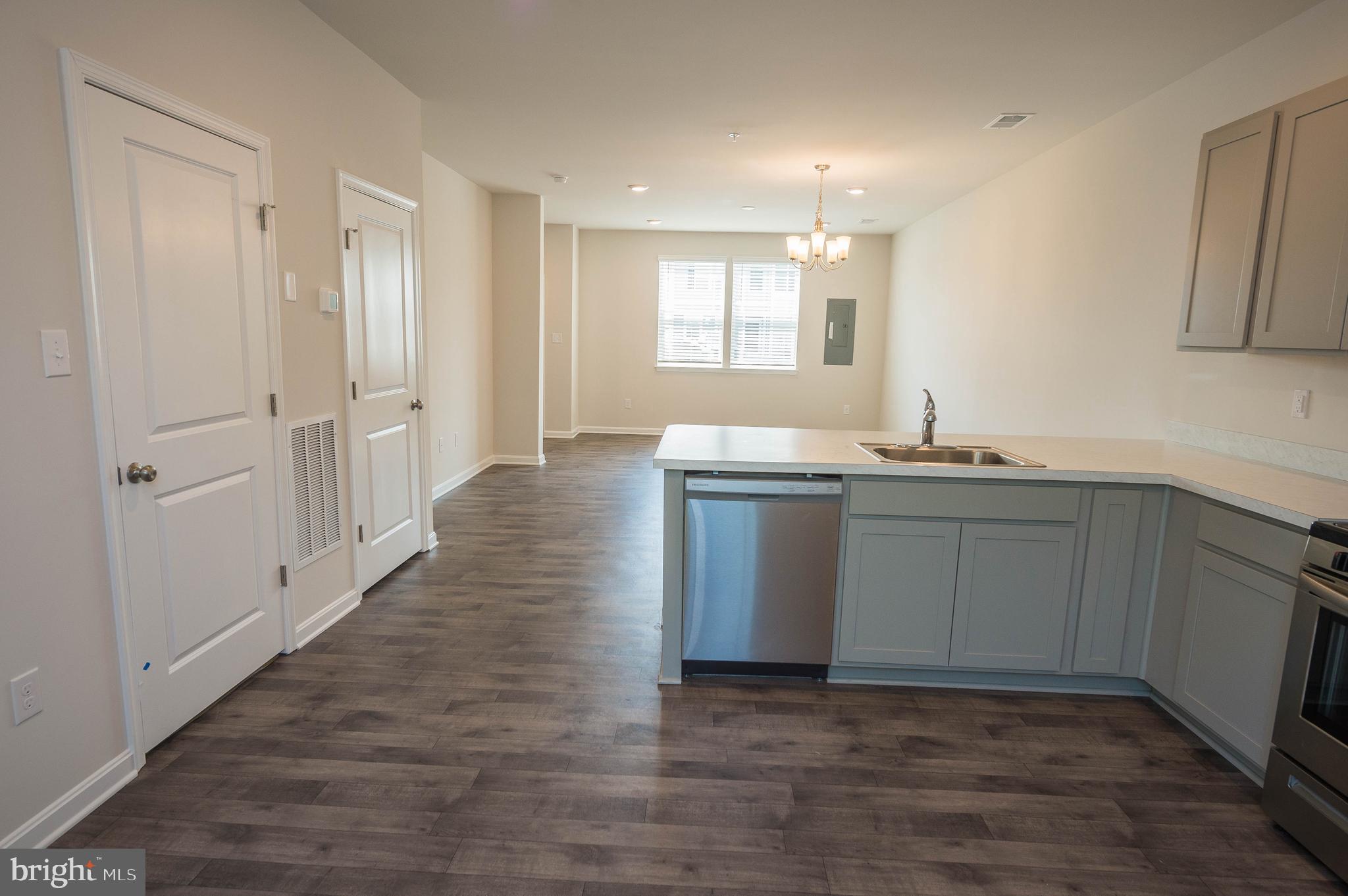 VILLAGES OF AYDELOTTE - Residential Lease