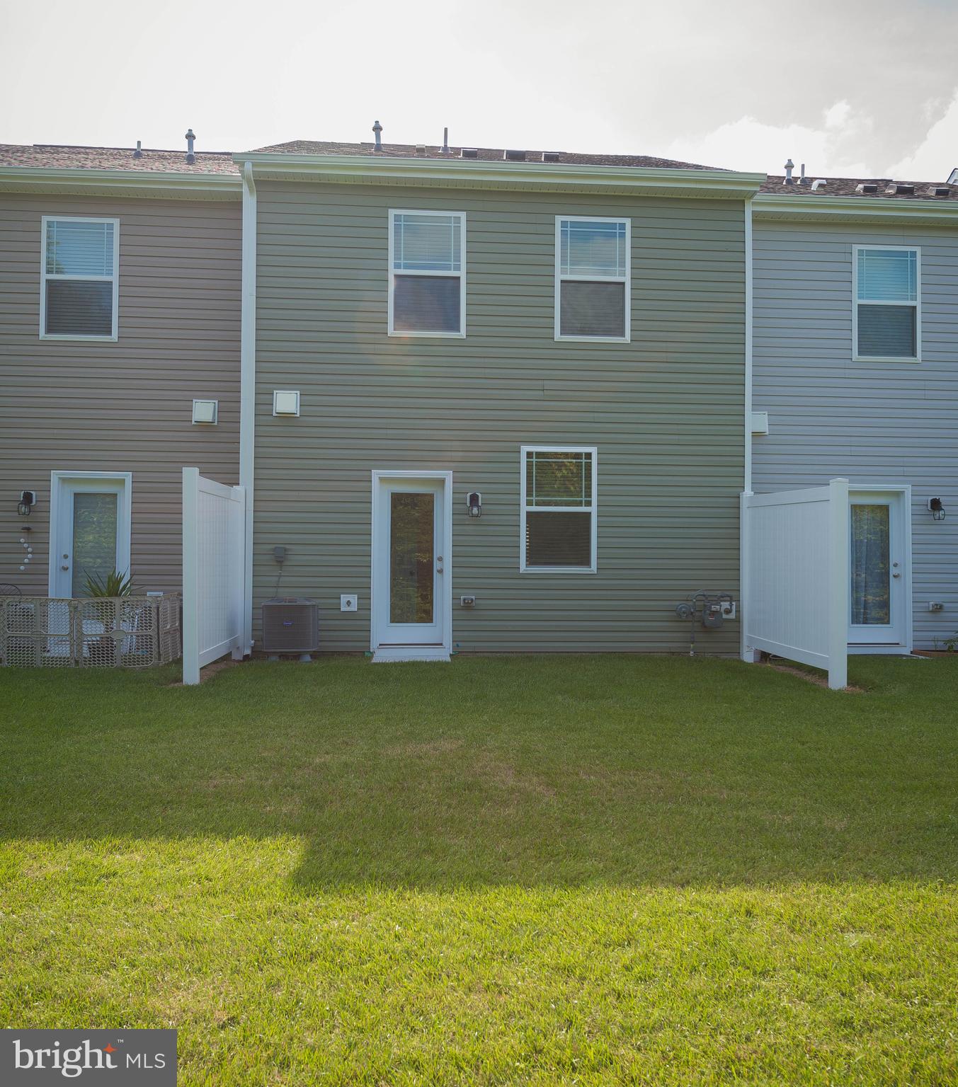 VILLAGES OF AYDELOTTE - Residential Lease