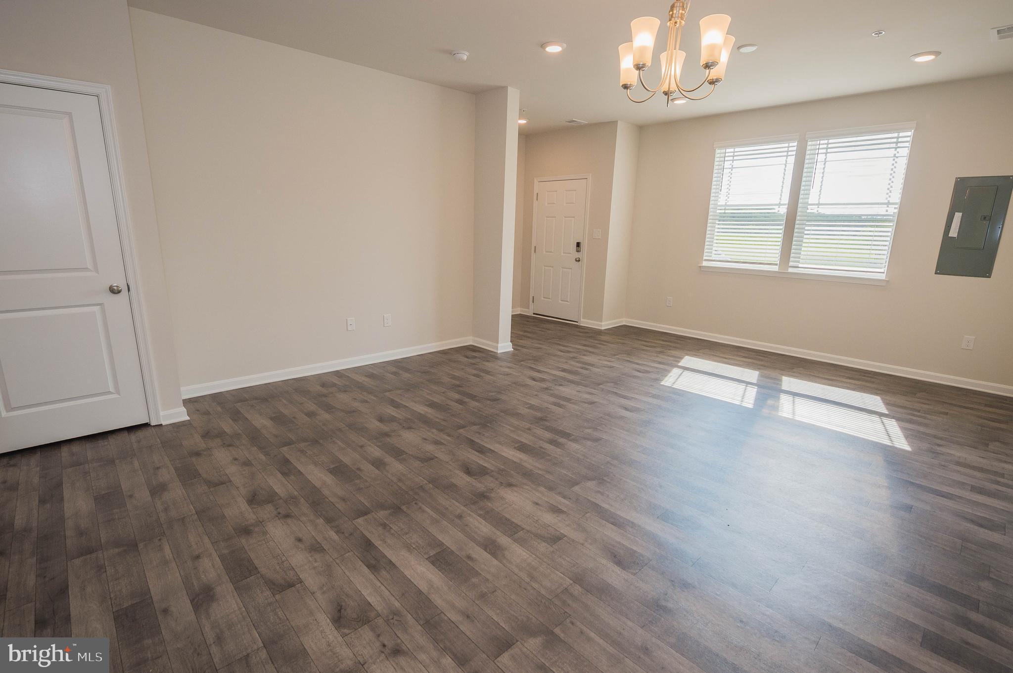 VILLAGES OF AYDELOTTE - Residential Lease