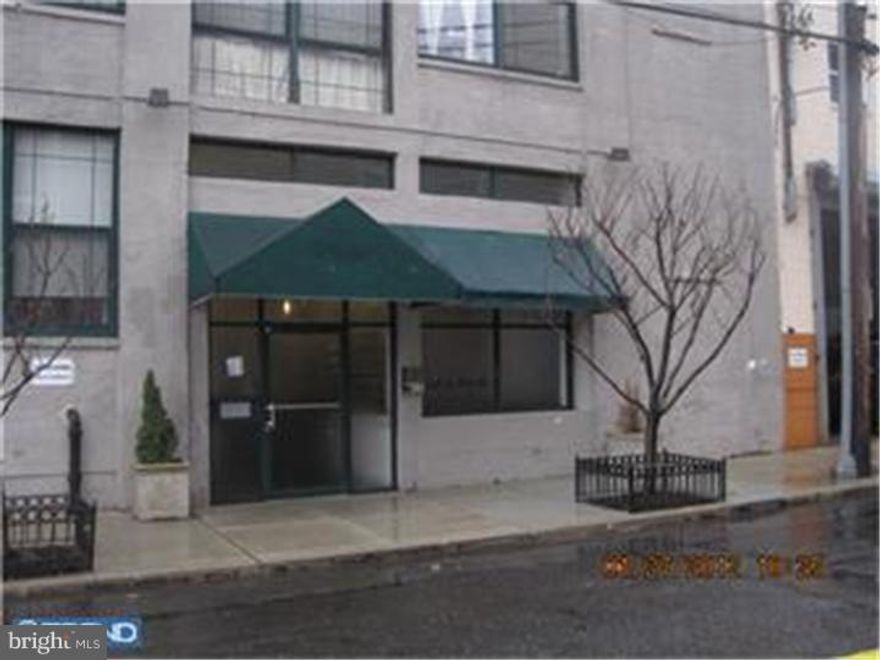 "Fantastic Loft available now!  This Loft has an open feel, hardwood floors, brick , washer/dryer in unit, walk in closets, stainless steel appliances, dishwasher, granite counter tops, new bathroom with plenty of storage located in the middle of everything close, orange line is 2 blocks, convention center, Chinatown.  This will not last! Call co-listing agent for a showing-