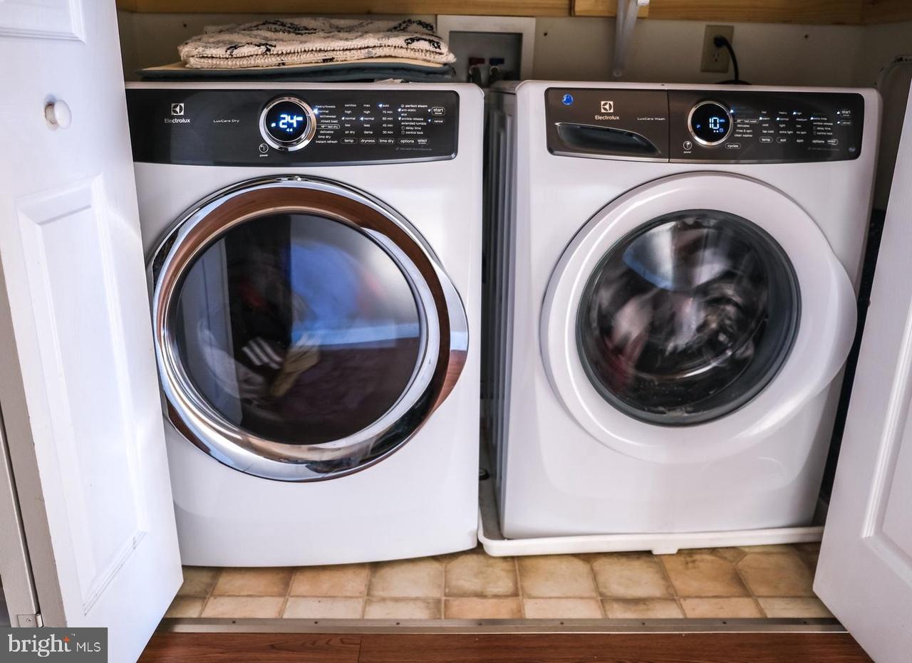 PANGBORN PARK - Residential Lease