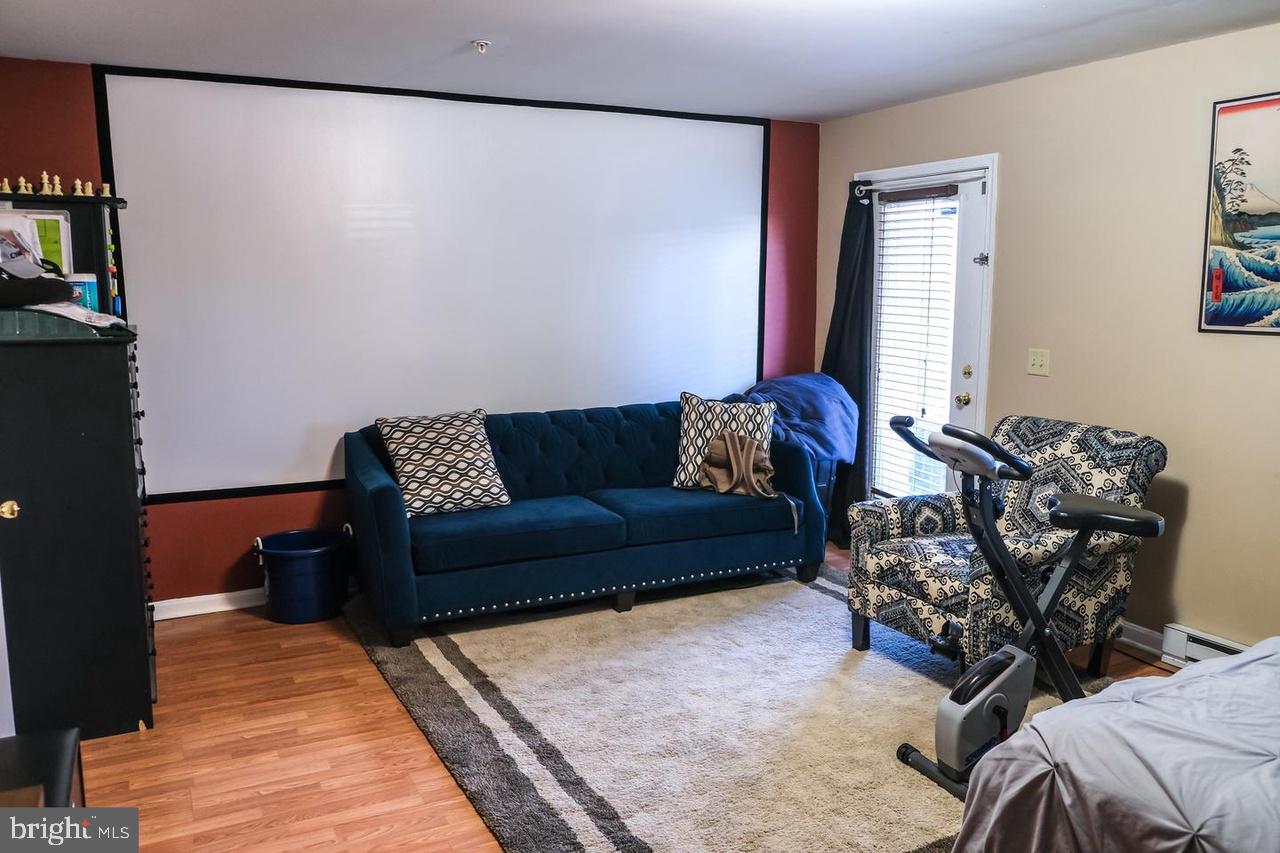 PANGBORN PARK - Residential Lease