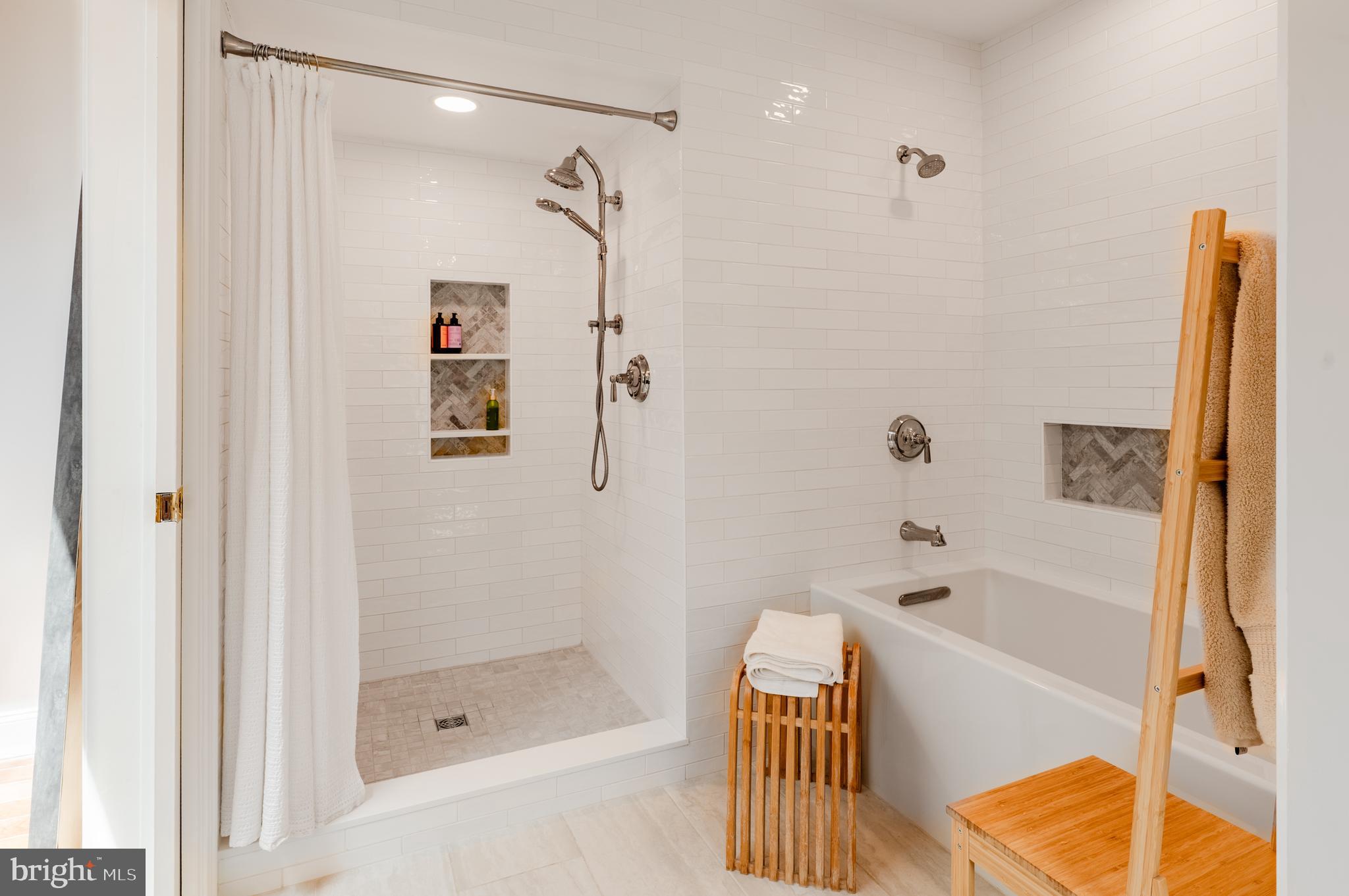 FORT WASHINGTON - Residential