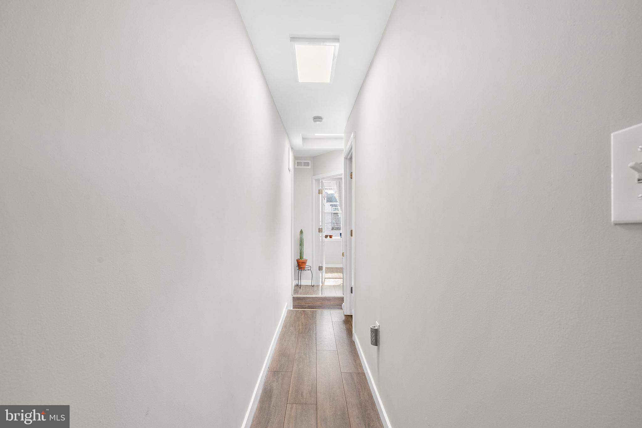 EAST KENSINGTON - Residential