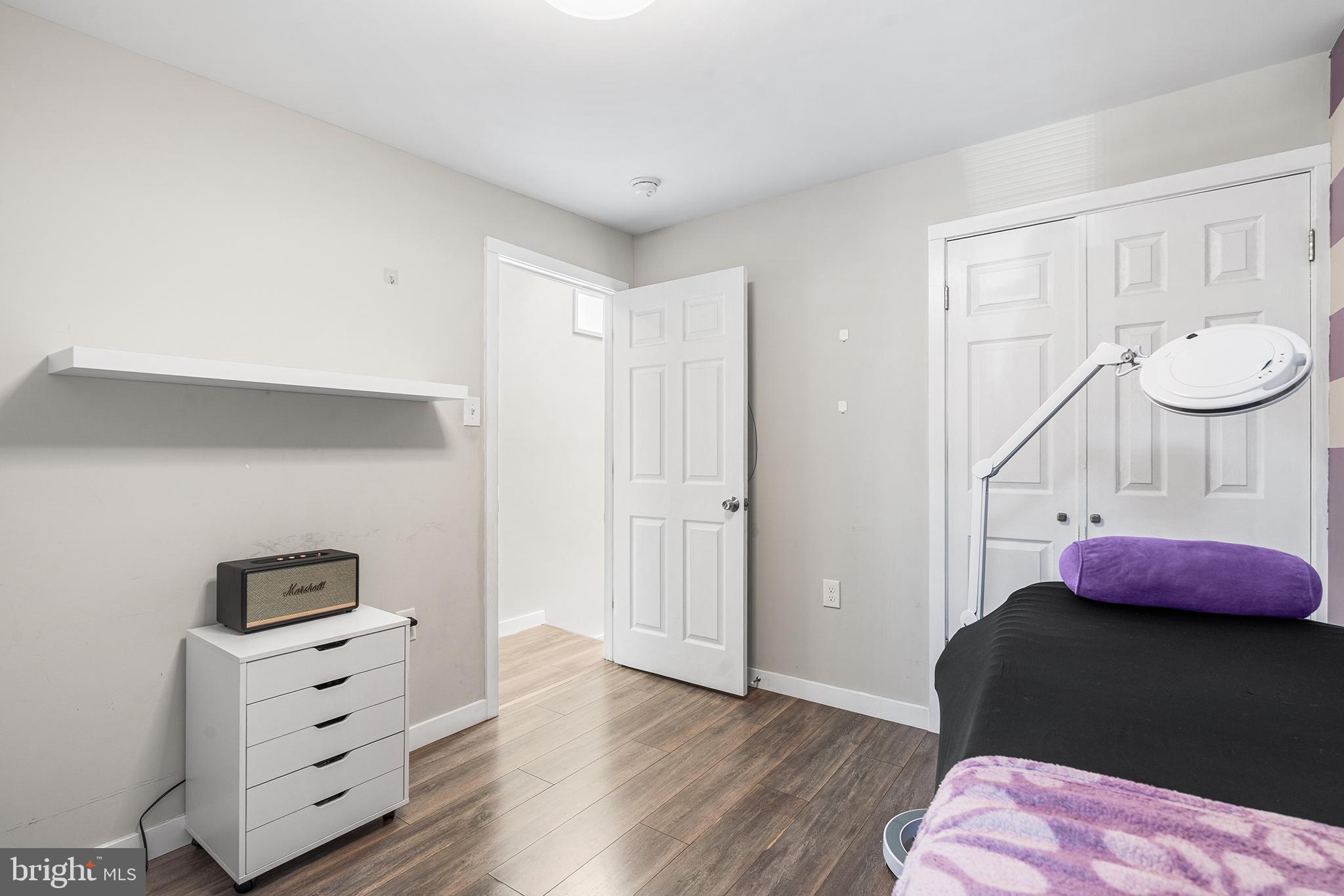 EAST KENSINGTON - Residential