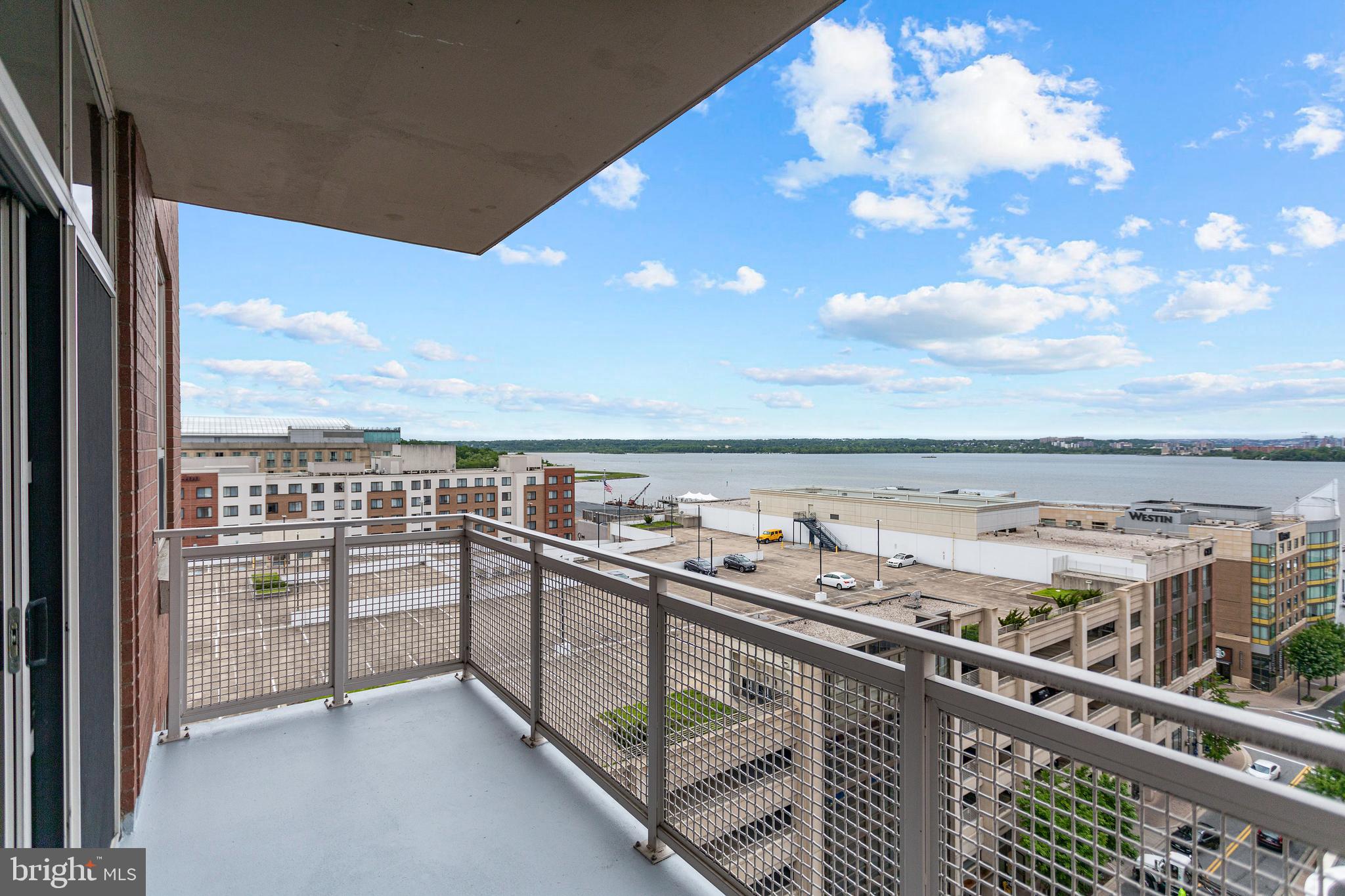 NATIONAL HARBOR - Residential