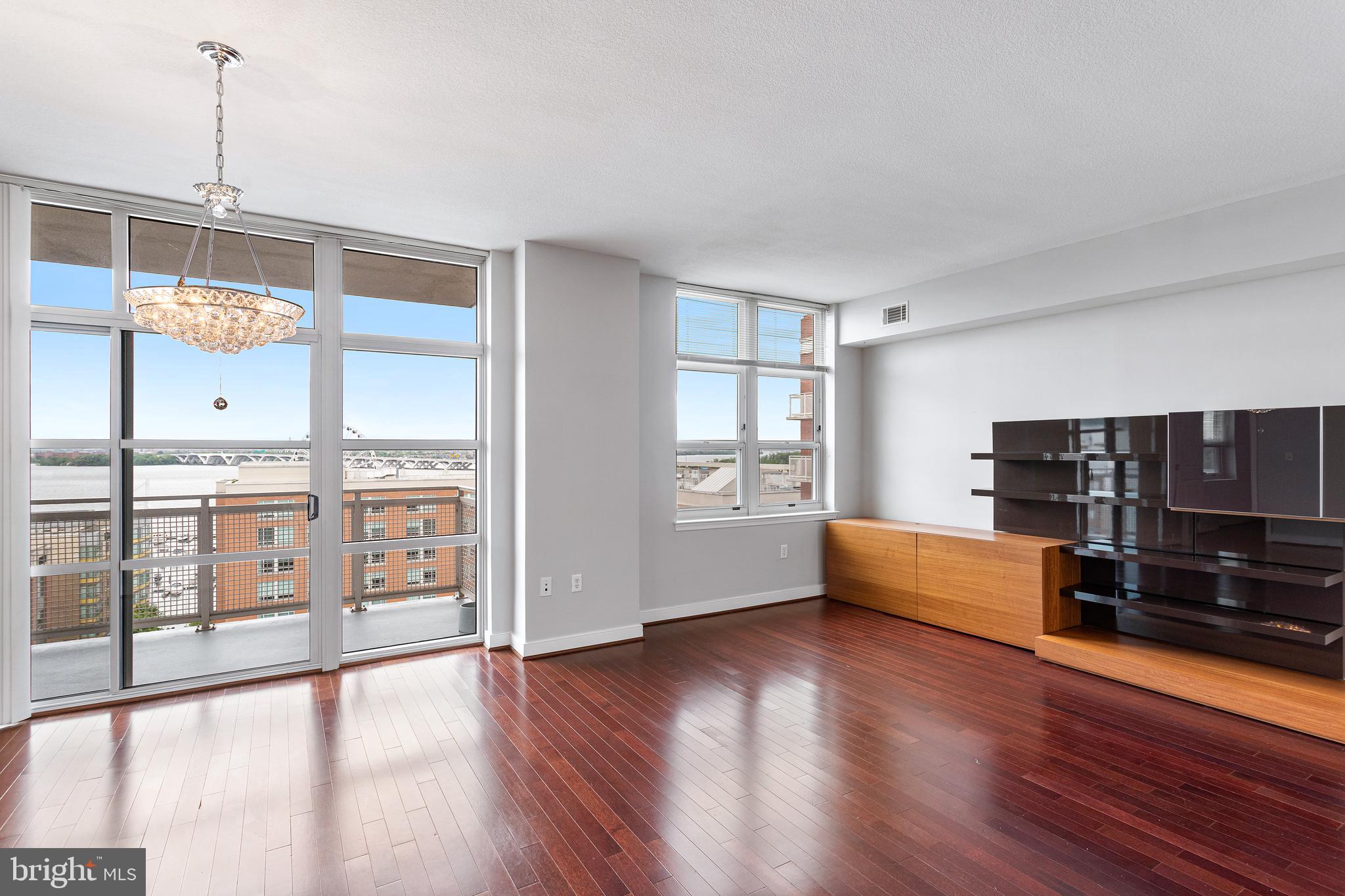 NATIONAL HARBOR - Residential