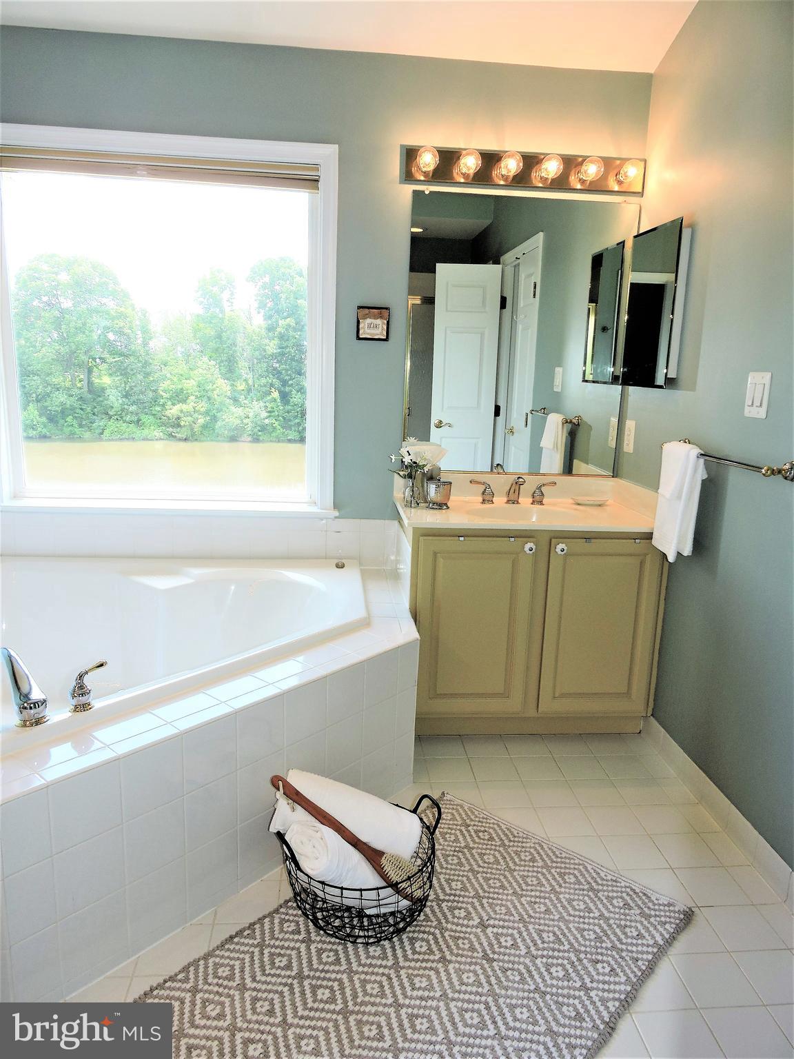 ASHBURN VILLAGE - Residential Lease