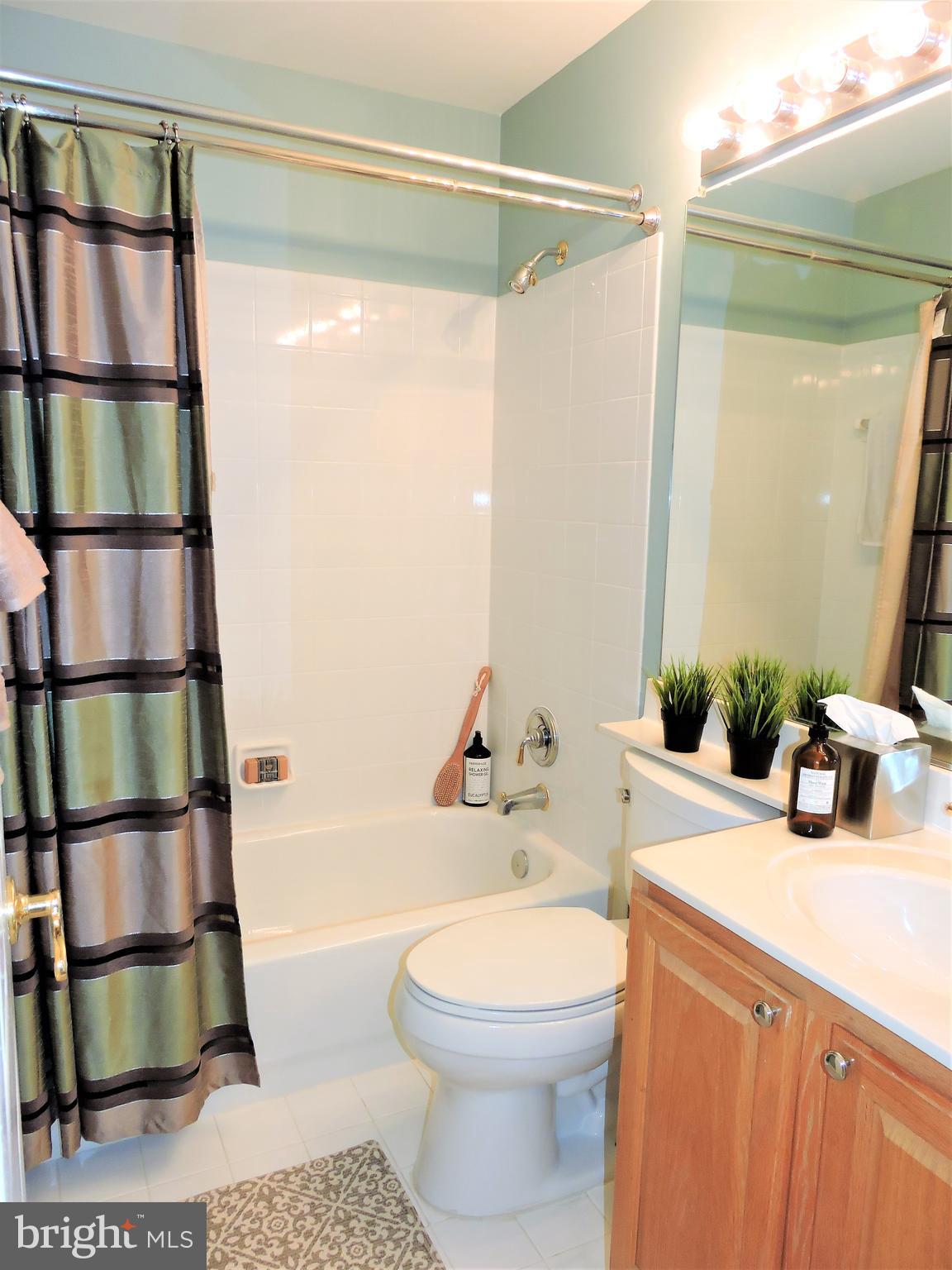 ASHBURN VILLAGE - Residential Lease