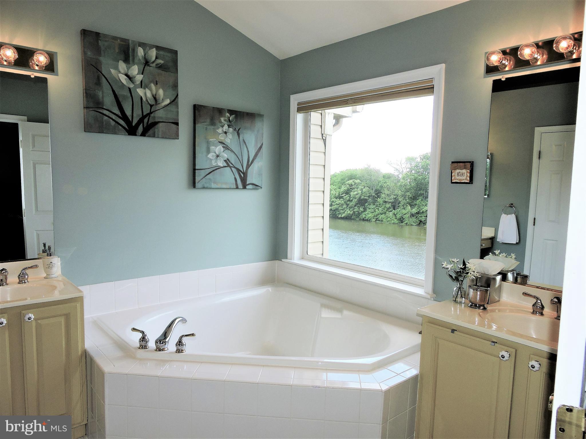 ASHBURN VILLAGE - Residential Lease