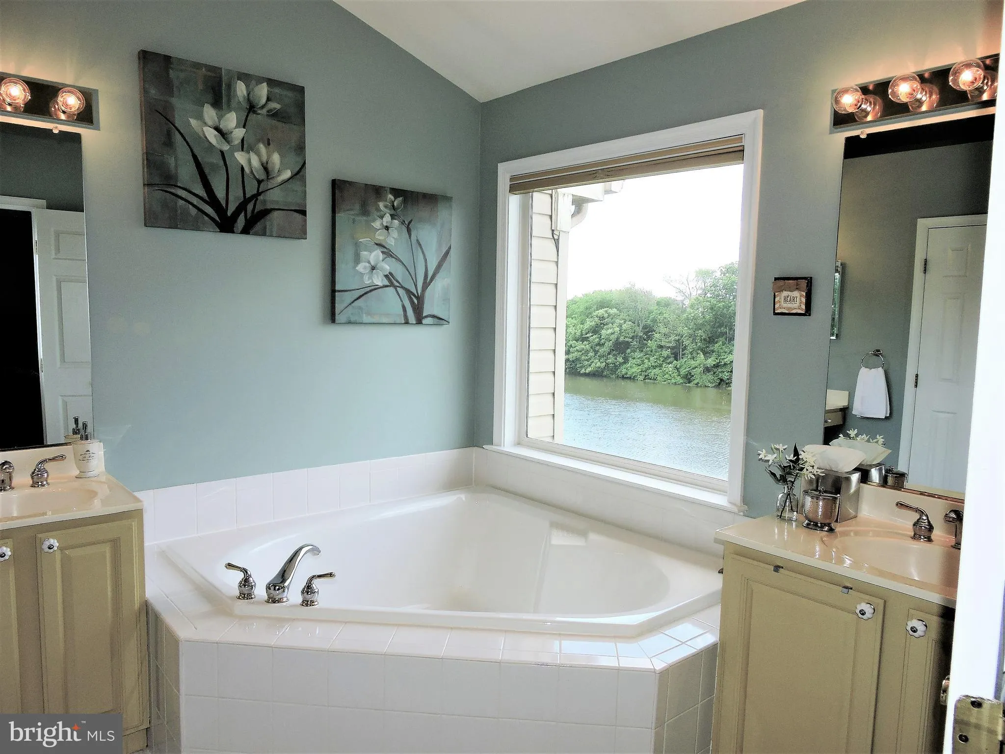 Ashburn, Virginia 20147, United States, 4 Bedrooms Bedrooms, ,4 BathroomsBathrooms,Residential,Coming Soon,120128