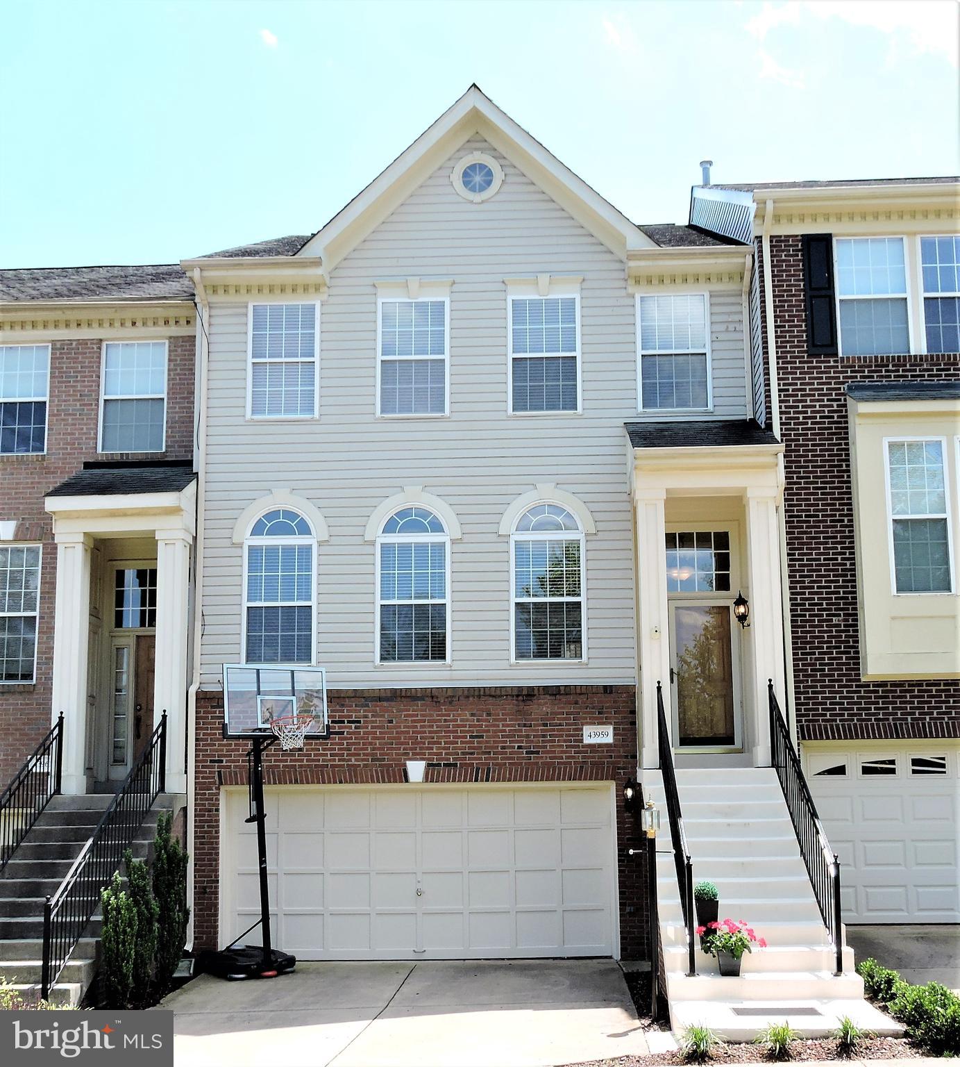 ASHBURN VILLAGE - Residential Lease