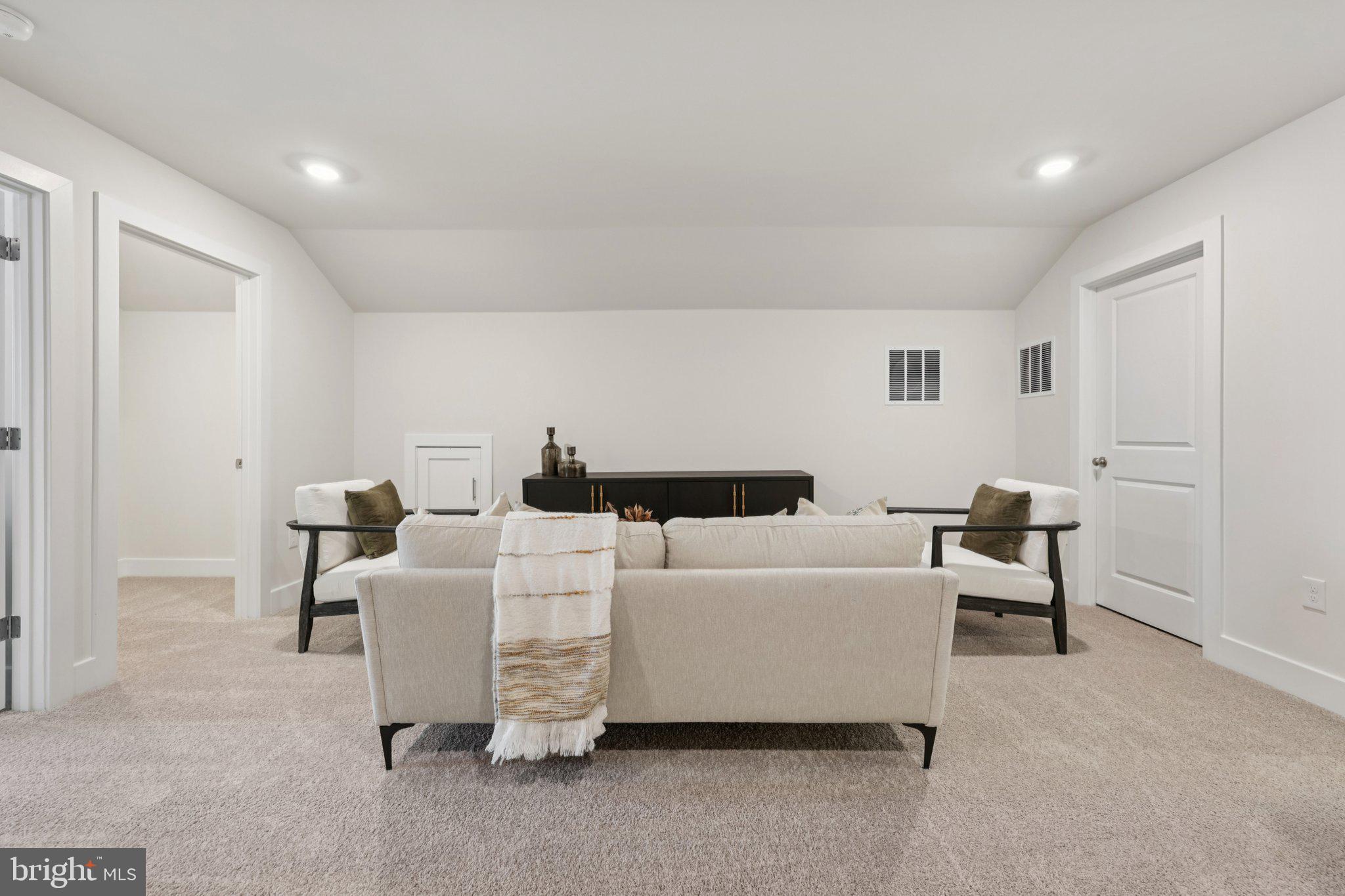 WILLOW RUN - Residential