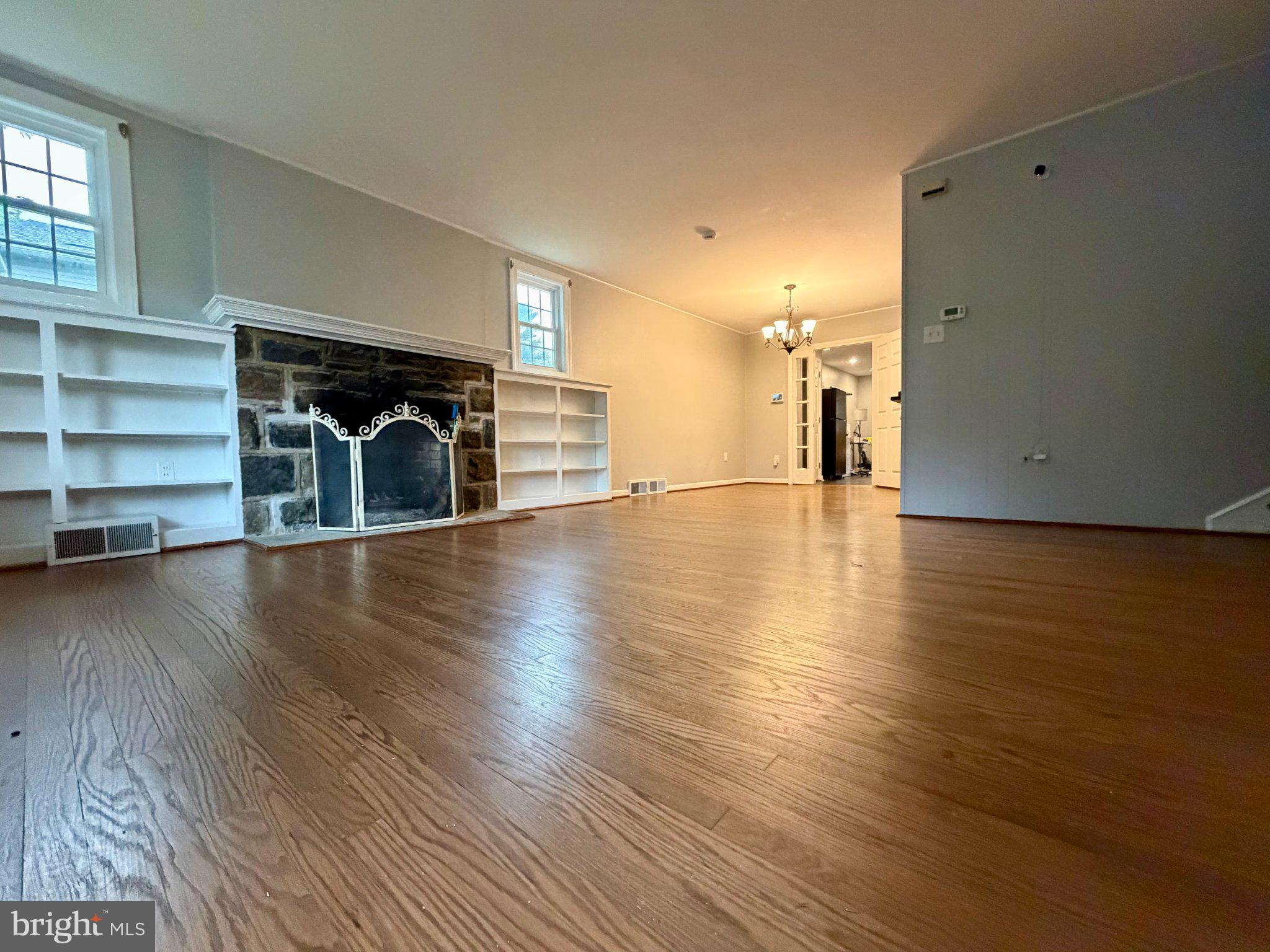 300 WINDING WAY