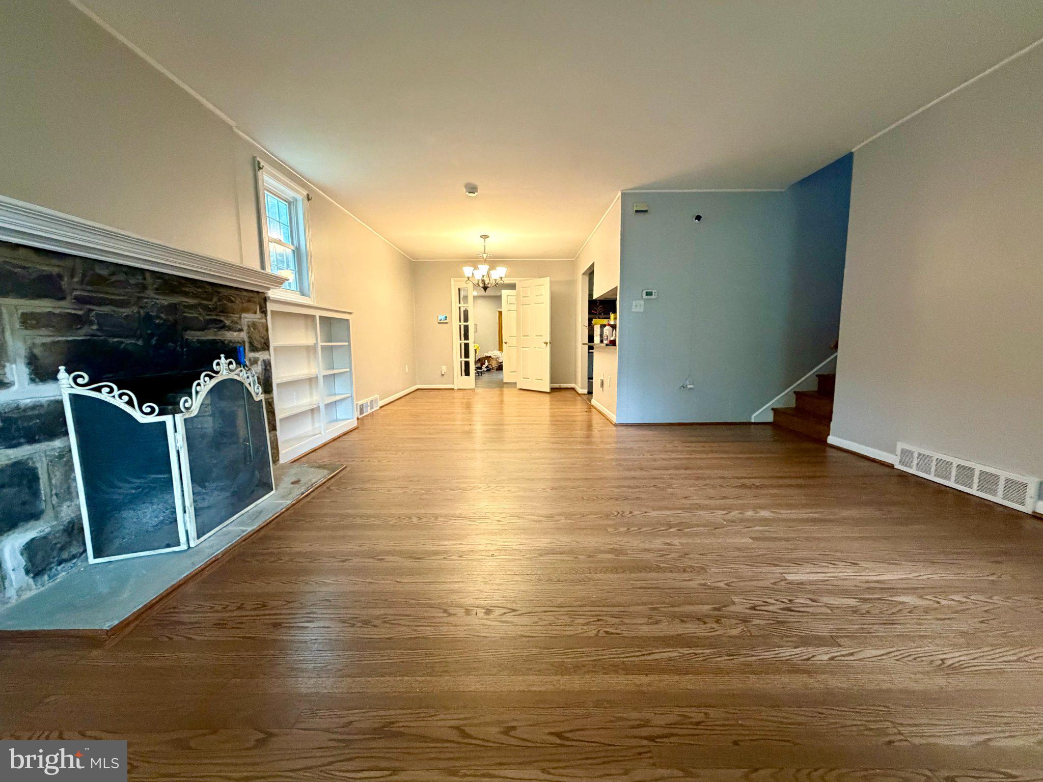 300 WINDING WAY