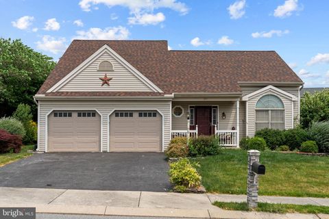 Photo of 307 OAK THORNE LN, LANCASTER, PA 17602 (MLS # PALA2035088)