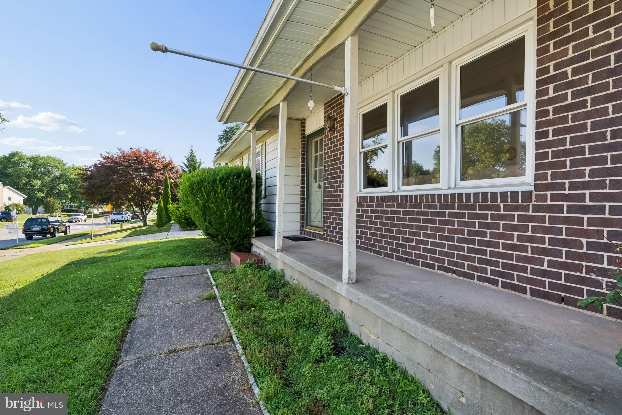 209 BRIGHT OAKS DRIVE