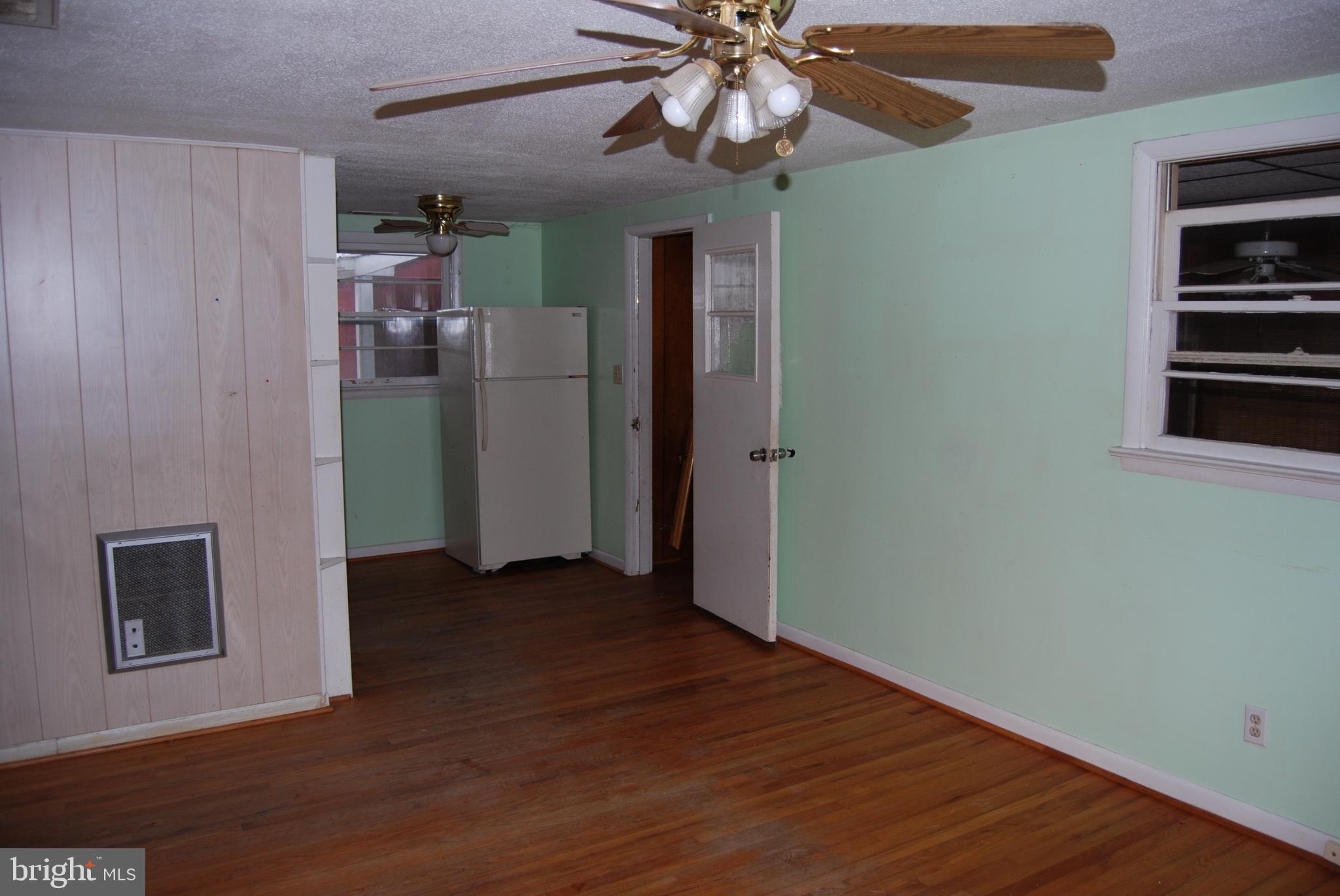 PLACID BAY EST ALBROUGH - Residential