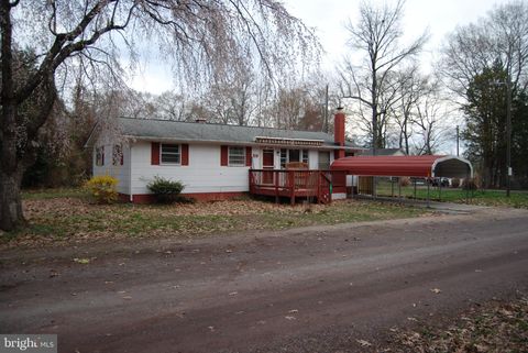 Homes For Sale - 59 Juanita Lane<br/> COLONIAL BEACH, VA 22443