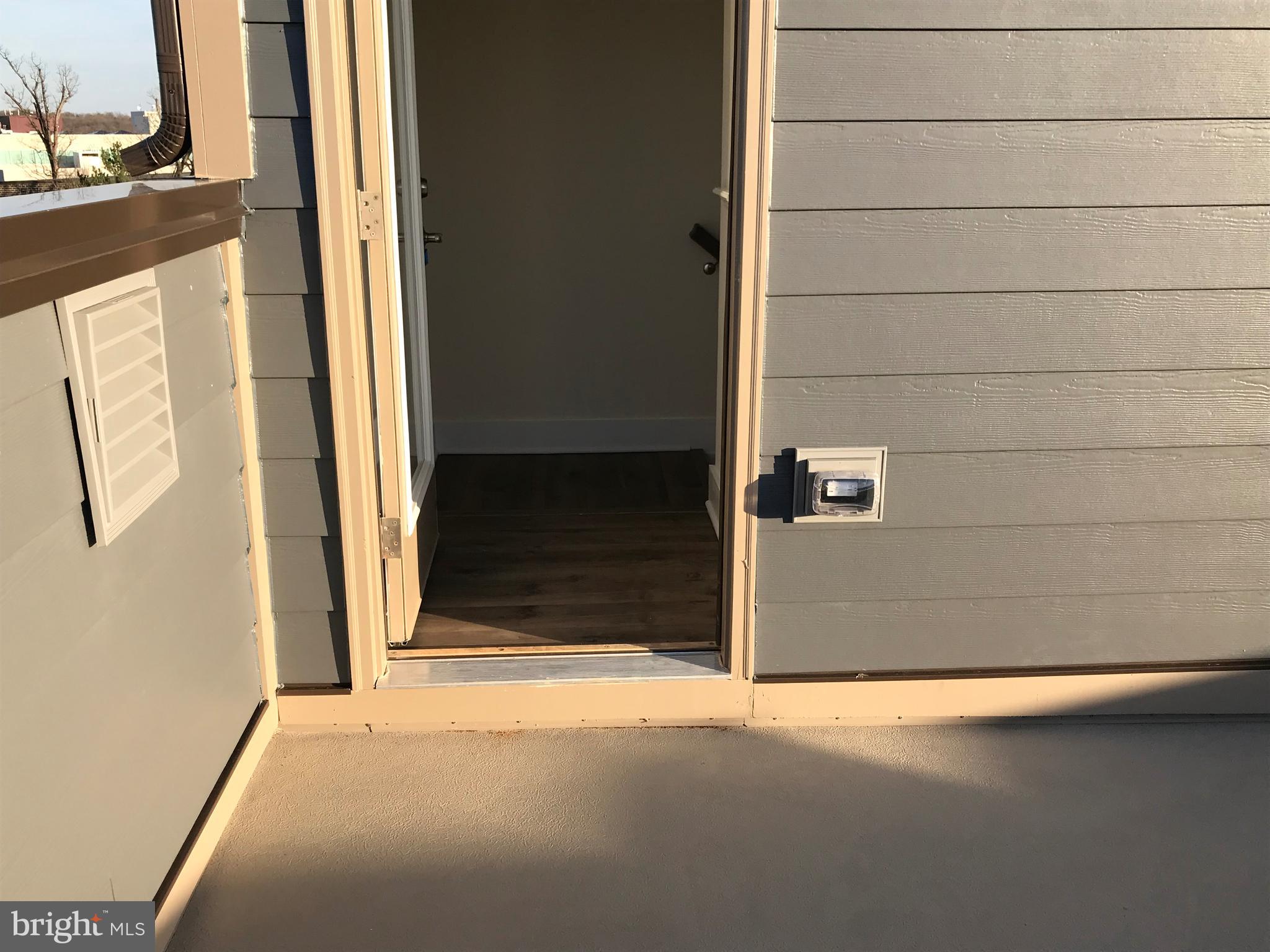 METRO SQUARE - Residential Lease