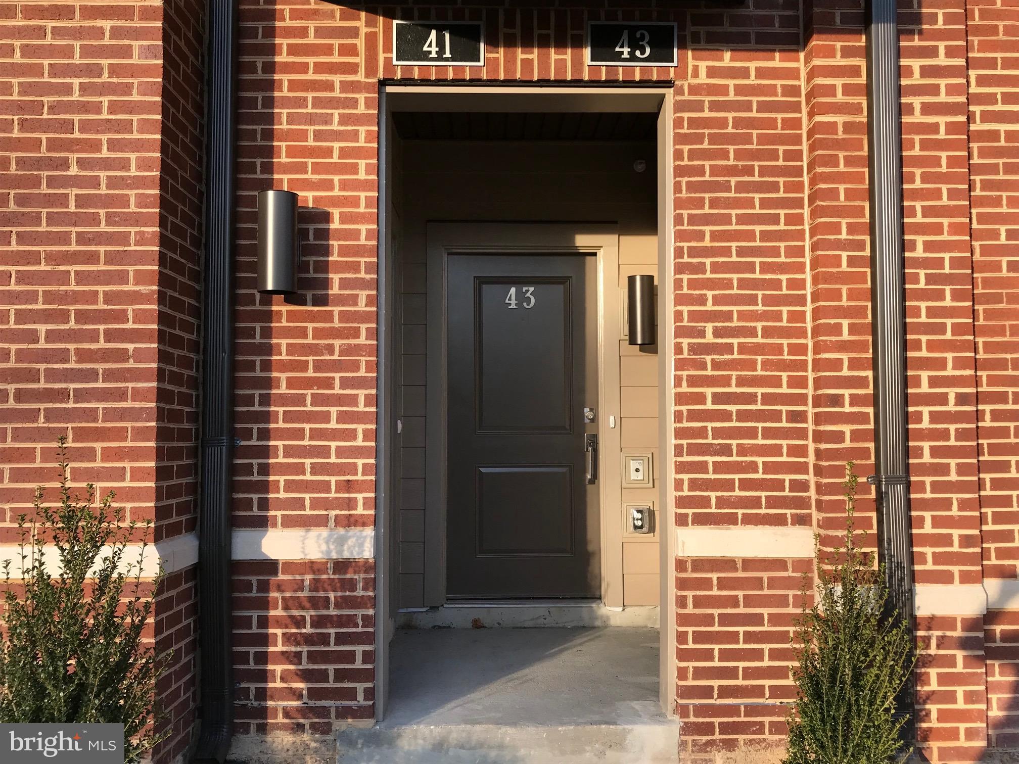 METRO SQUARE - Residential Lease