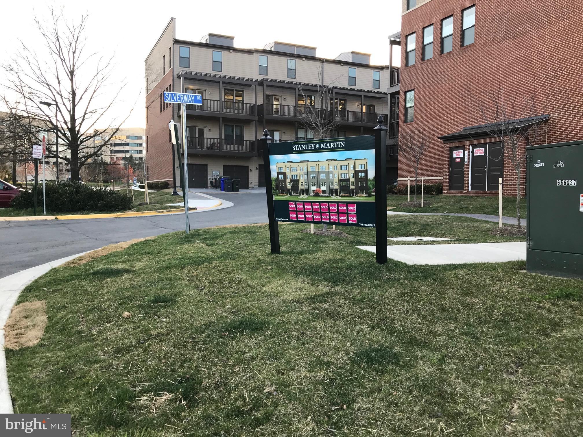 METRO SQUARE - Residential Lease