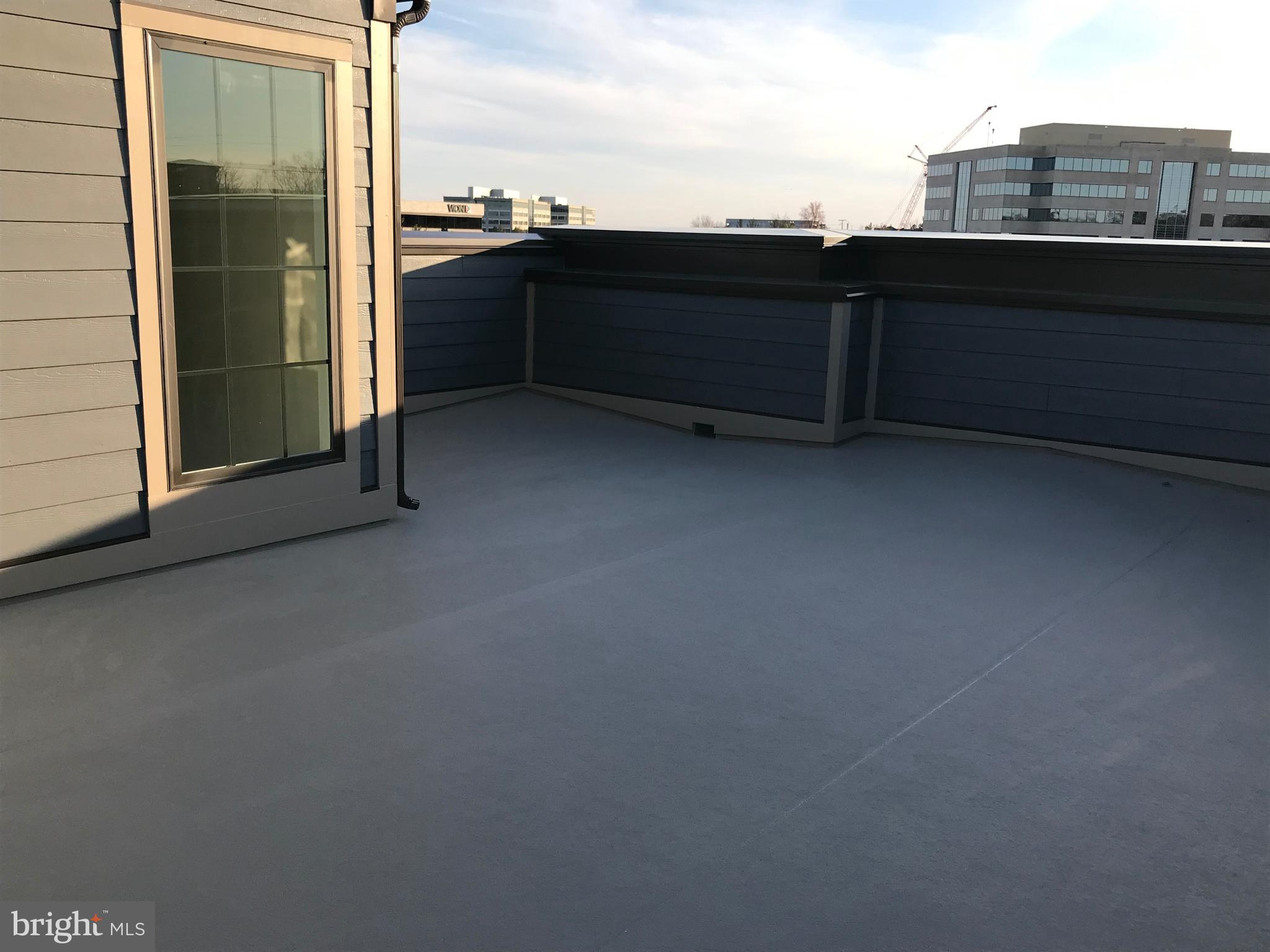 METRO SQUARE - Residential Lease