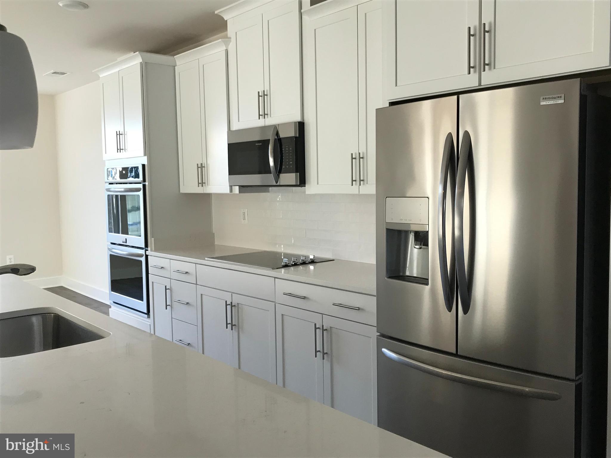 METRO SQUARE - Residential Lease