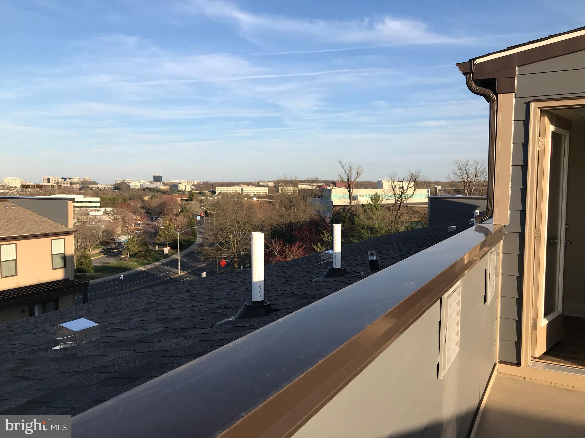 METRO SQUARE - Residential Lease