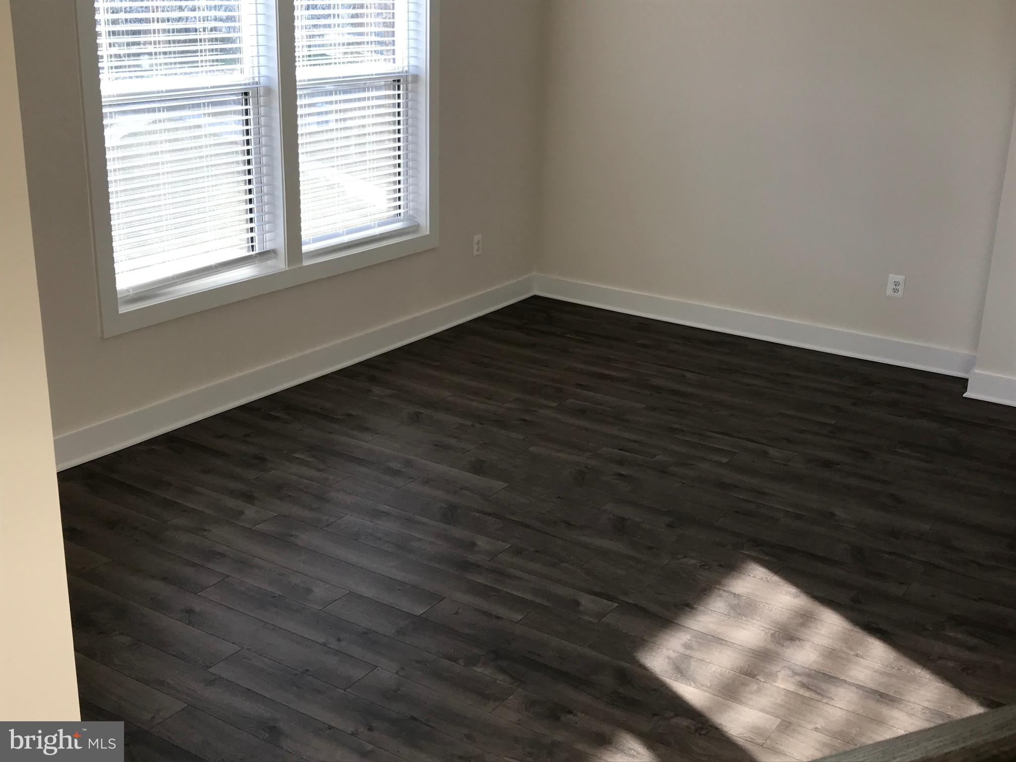 METRO SQUARE - Residential Lease