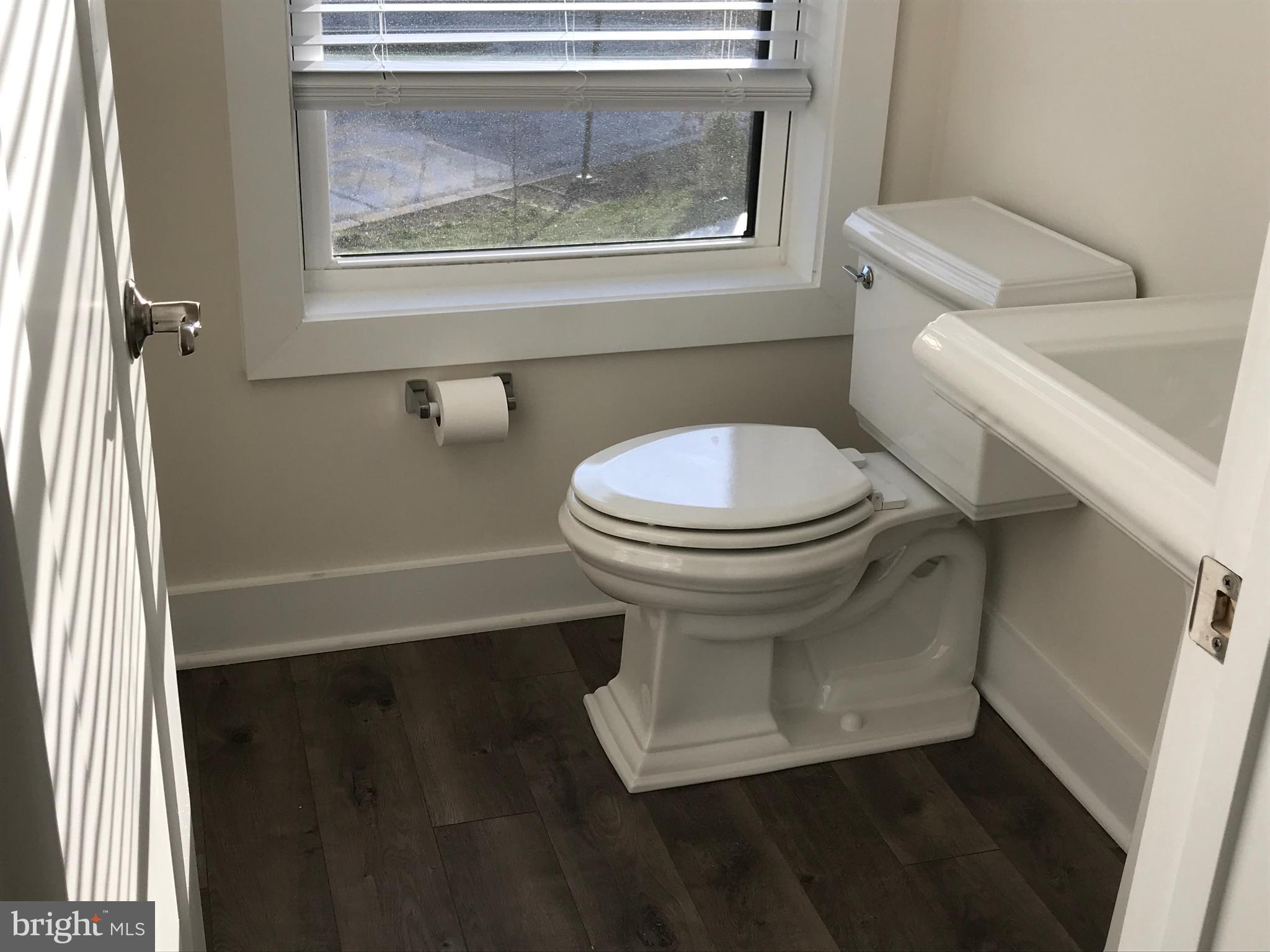 METRO SQUARE - Residential Lease