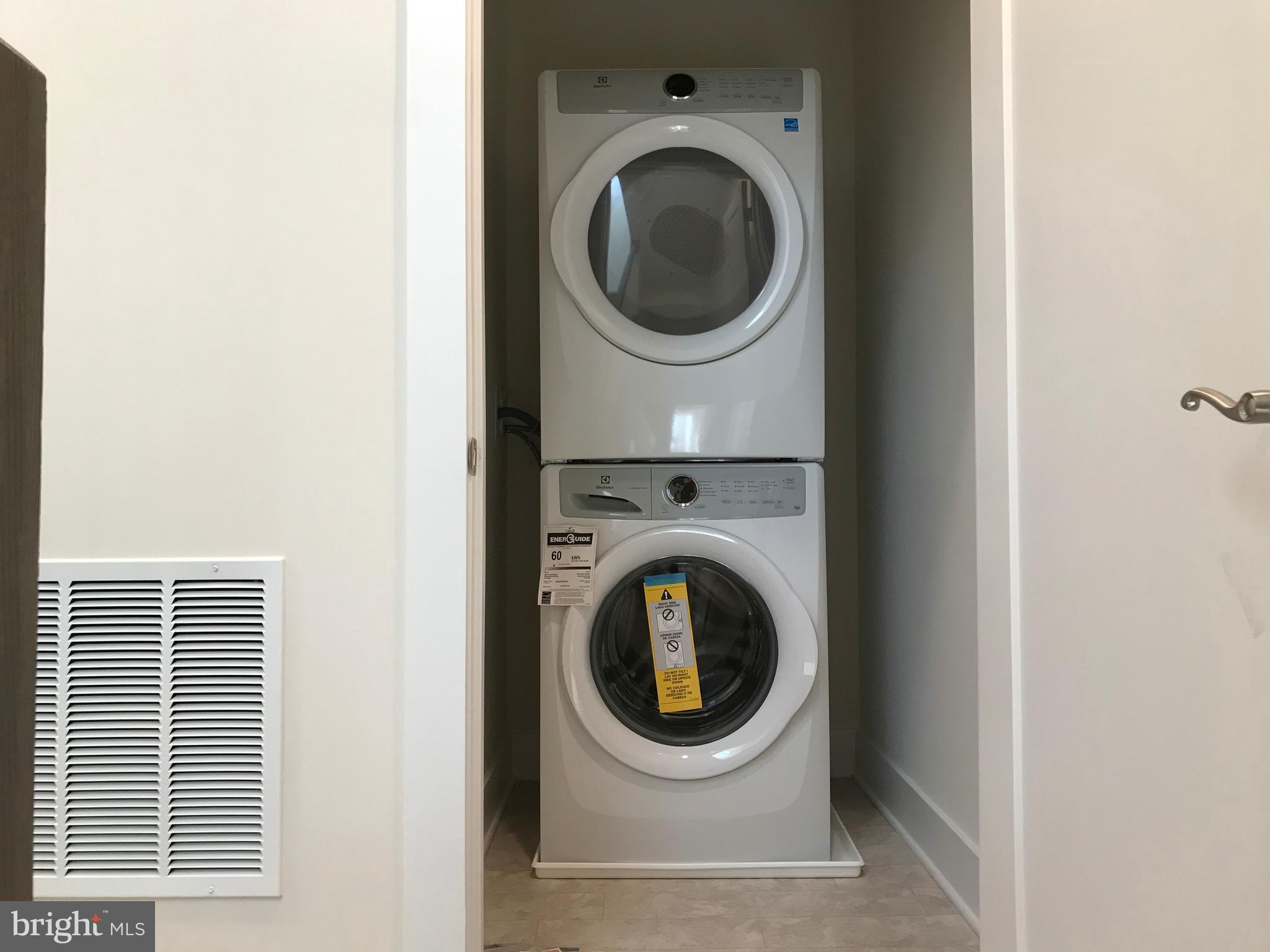 METRO SQUARE - Residential Lease