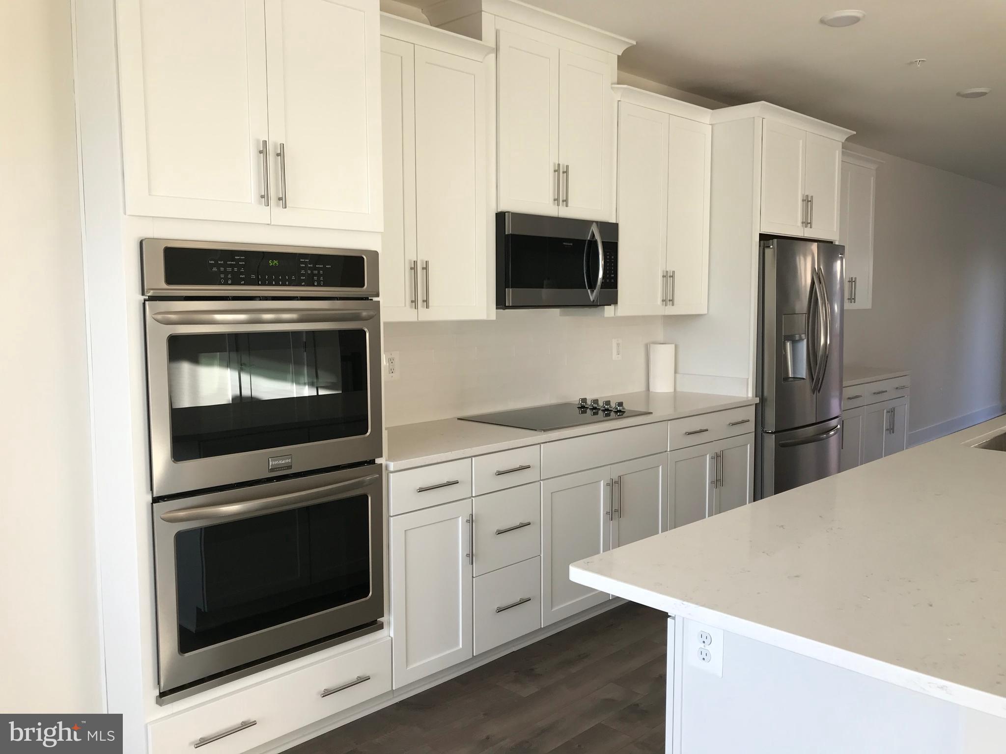 METRO SQUARE - Residential Lease