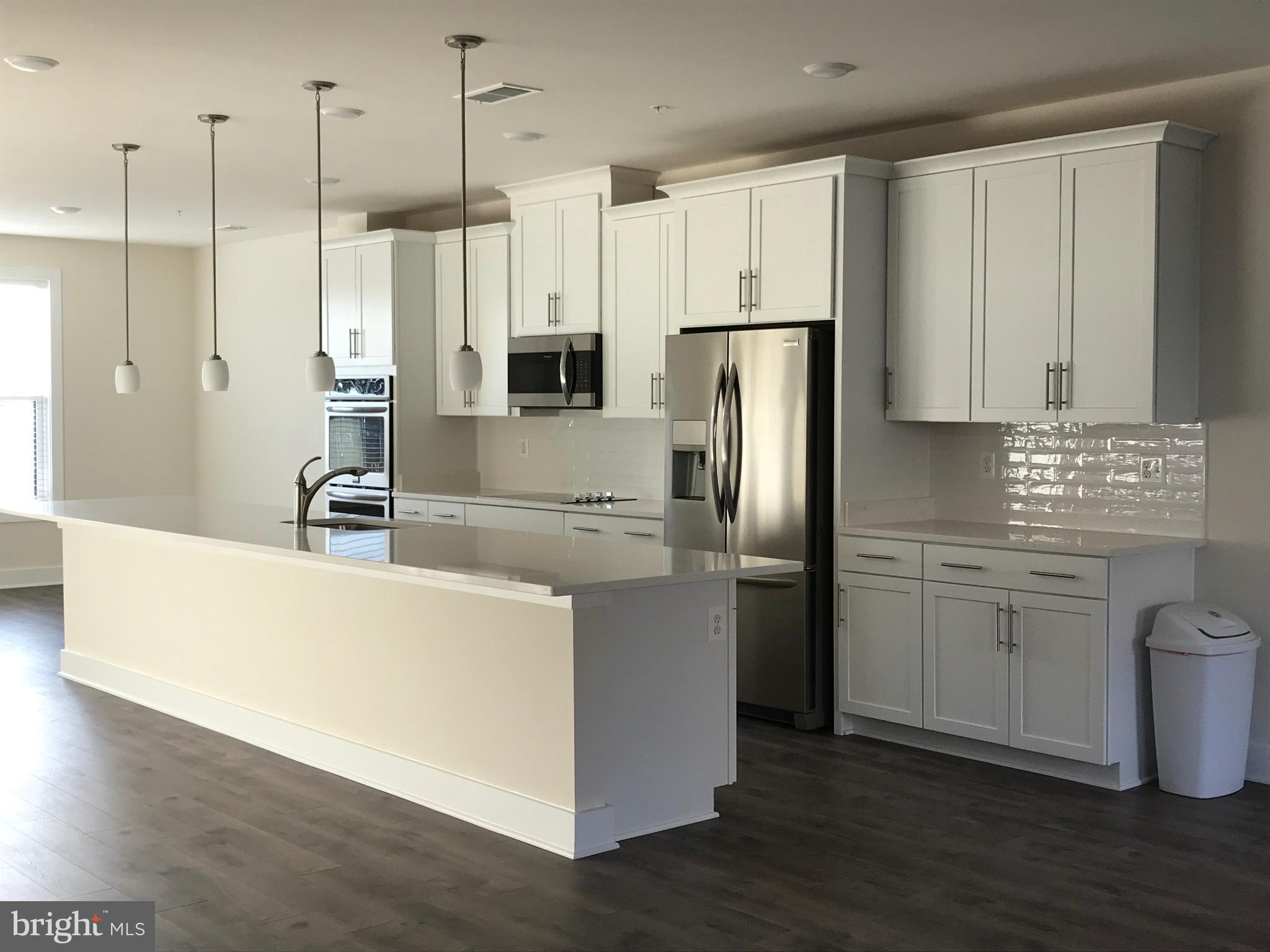 METRO SQUARE - Residential Lease